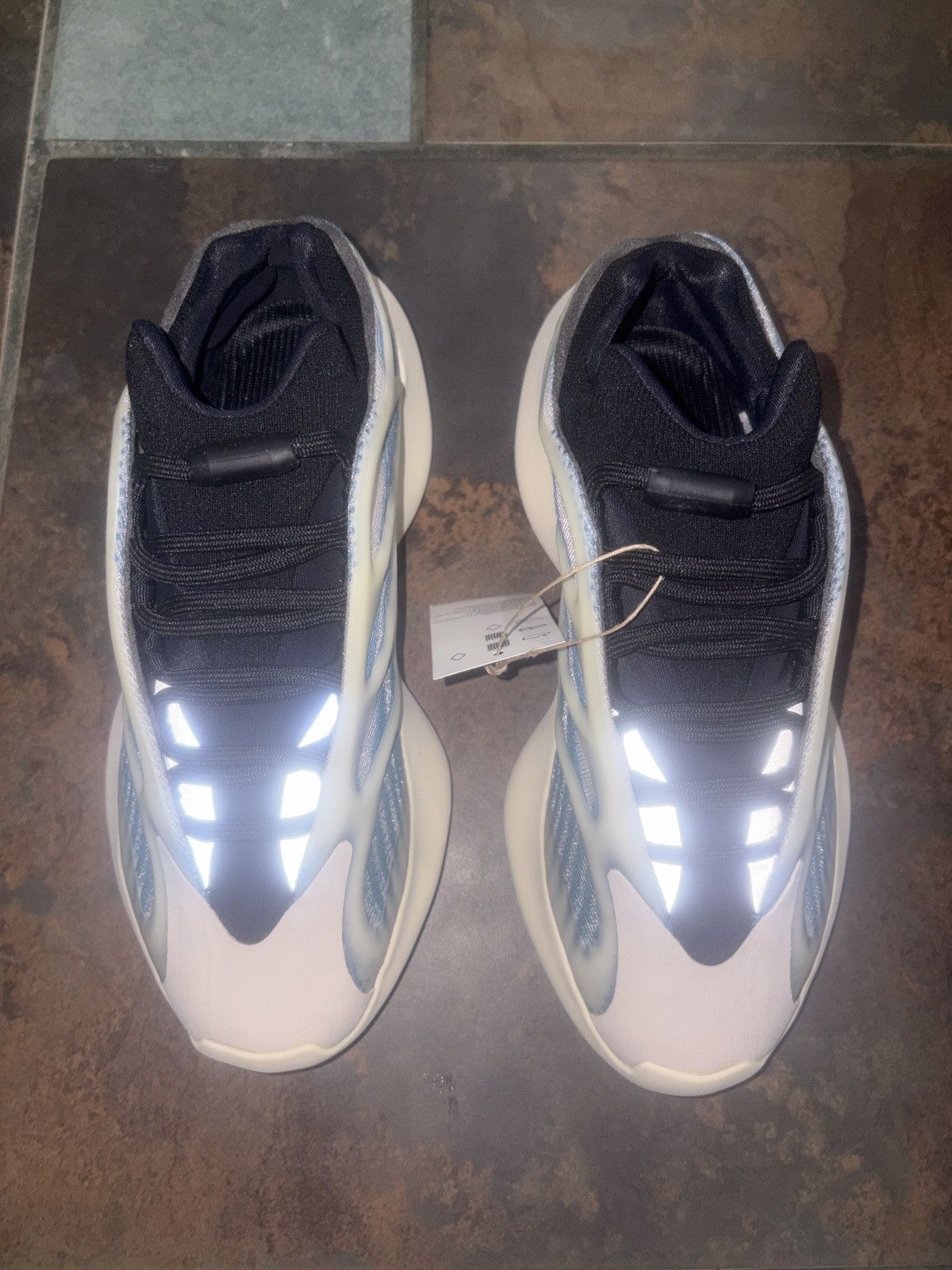 Adidas × Kanye West Adidas Yeezy 700 V3 “Kyanite” Size 5 Size US 5 / EU 37 - 3 Thumbnail