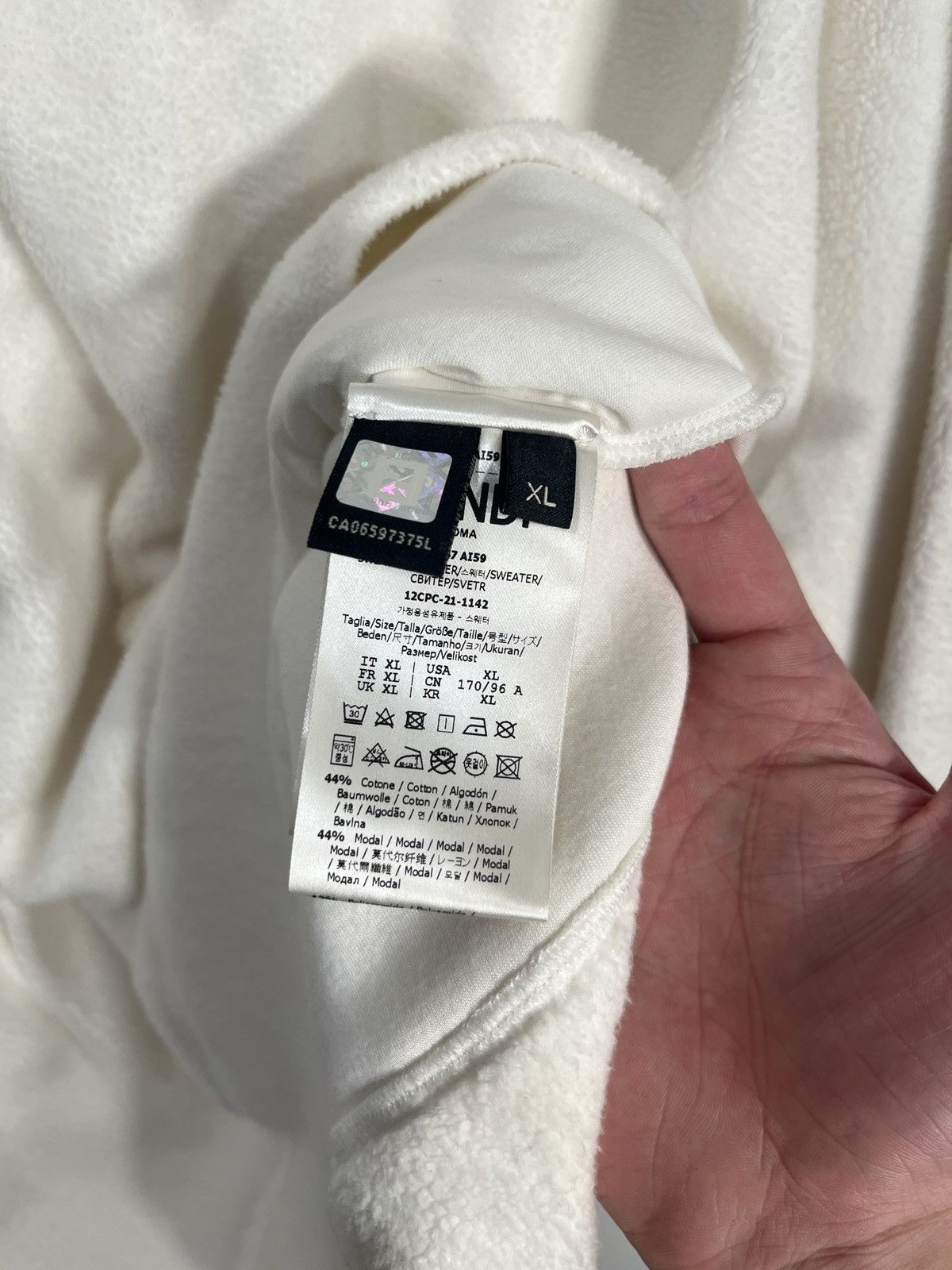 Fendi Fendi white furry quarter zip hoodie Size US XL / EU 56 / 4 - 8 Thumbnail