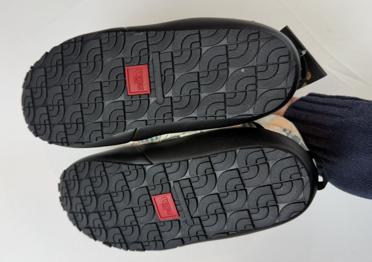 The North Face Mens North Face Thermoball booties Size US 11 / EU 44 - 6 Thumbnail