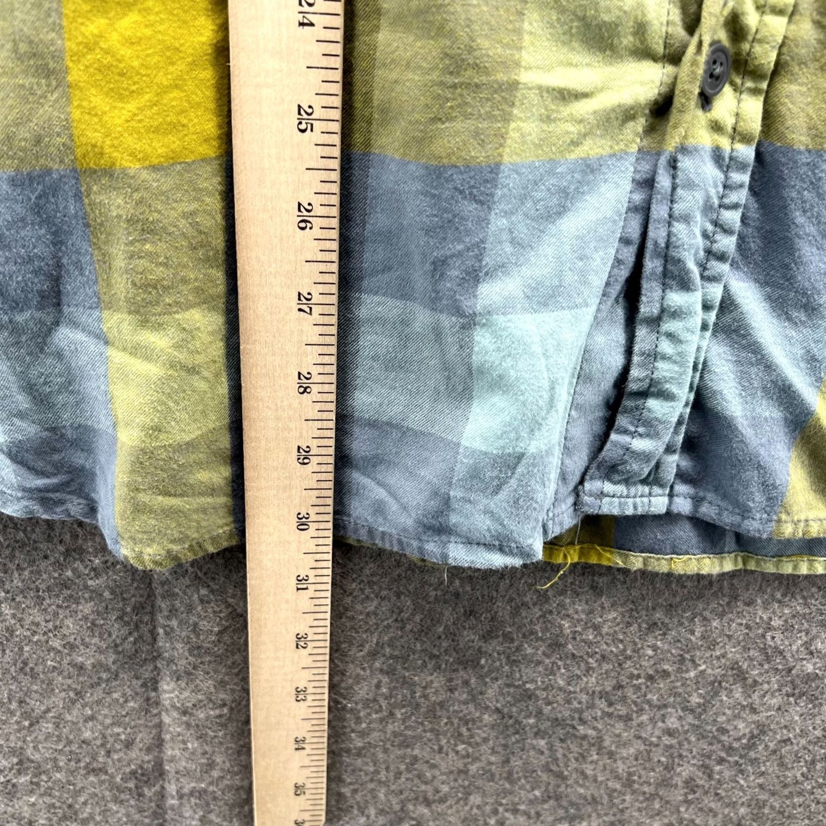 Vintage Columbia Shirt Mens Large Gray Yellow Button Down Buffalo Plaid Cotton Outdoors Size US L / EU 52-54 / 3 - 4 Thumbnail