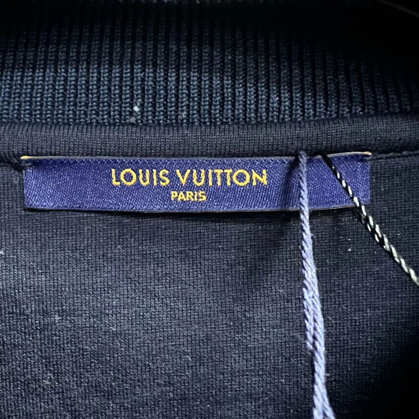 Louis Vuitton louis vuitton blue gradient long sleeve sweatshirt Size US L / EU 52-54 / 3 - 2 Thumbnail