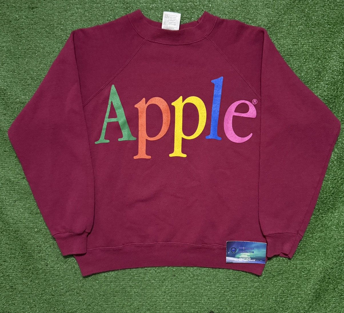 Apple Vintage Apple Rainbow Logo Crewneck Women Medium Size M / US 6-8 / IT 42-44 - 1 Thumbnail