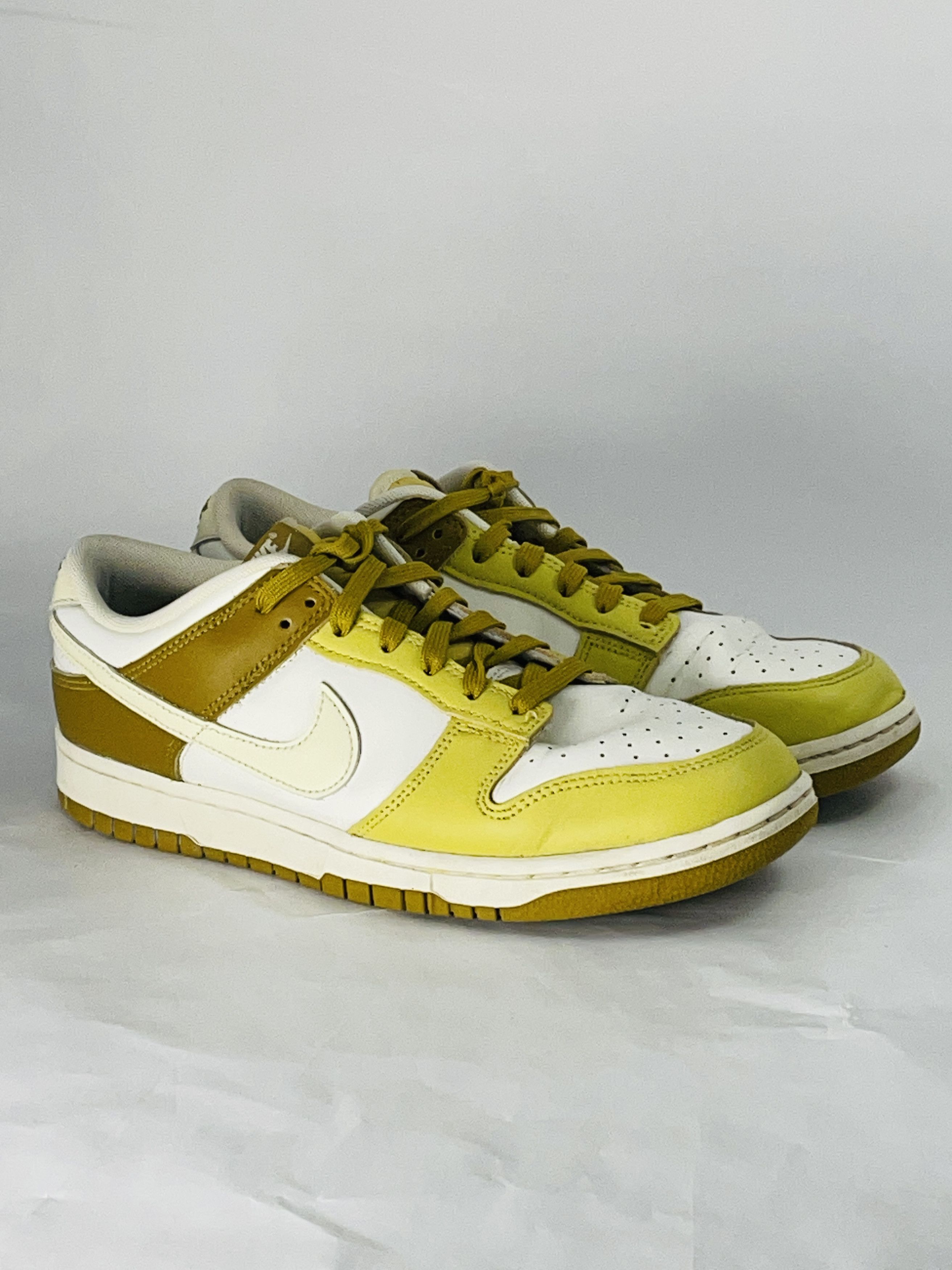 Nike Nike Dunk Low "Bronzine" – Größe 9.5 US – Gelb/Weiß Size US 9.5 / EU 42-43 - 1 Thumbnail
