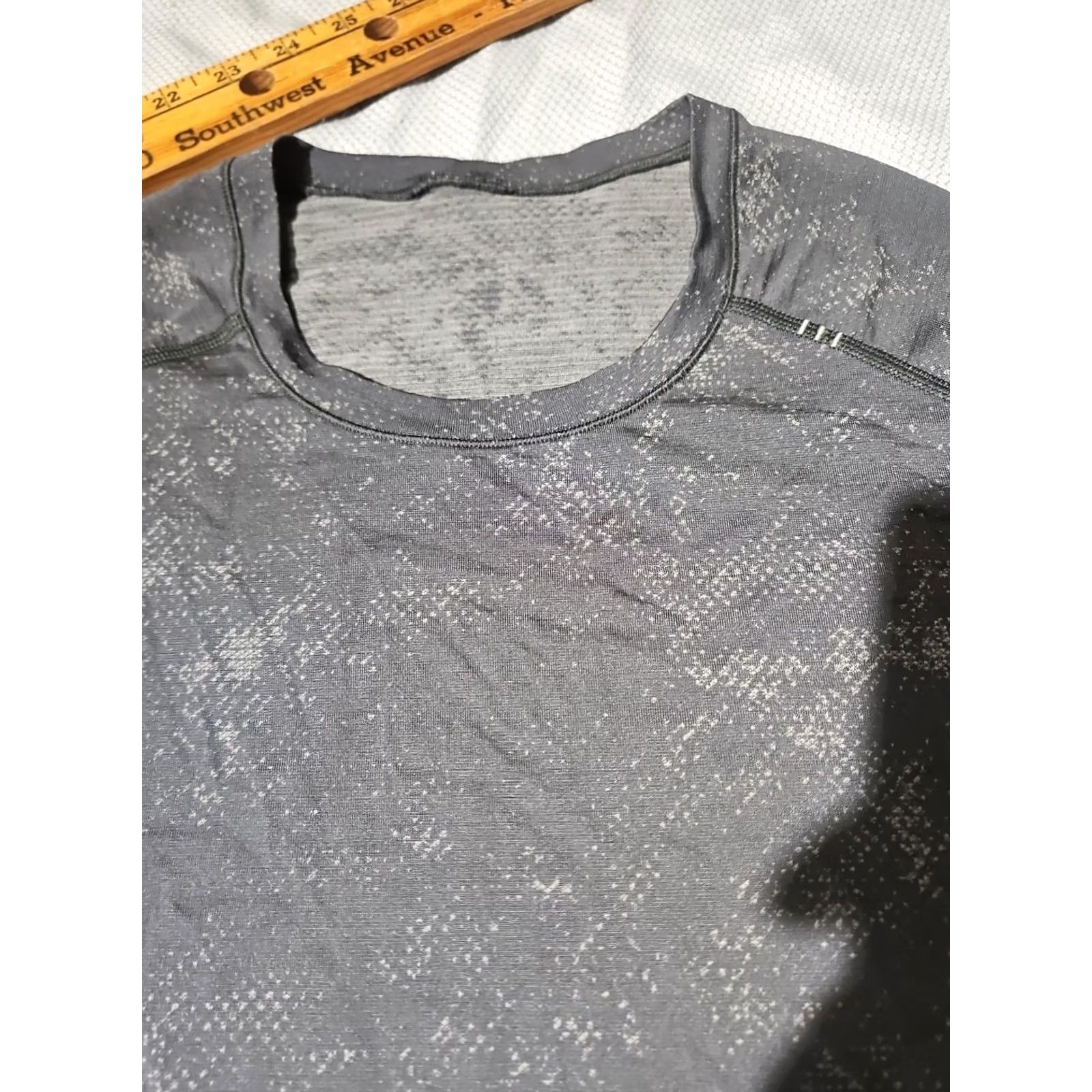 Lululemon Lululemon Shirt Mens L Gray Metal Vent Tech Camo Active Performance Stretch Tee Size US L / EU 52-54 / 3 - 6 Thumbnail