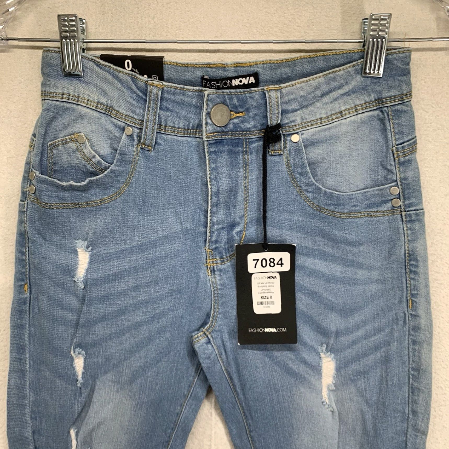 Fashion Nova VINTAGE Fashion Nova Women's Skinny Jeans Size 0 Mid Rise Light Blue Distressed Stretch Classic 90s Hip Hop Size 25" / US 0 / IT 36 - 4 Thumbnail