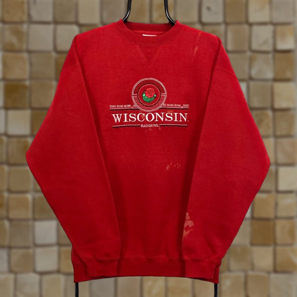 NCAA VINTAGE Wisconsin Badgers Rose Bowl Embroidered Sweatshirt L Red Mens Size US L / EU 52-54 / 3 - 1 Thumbnail