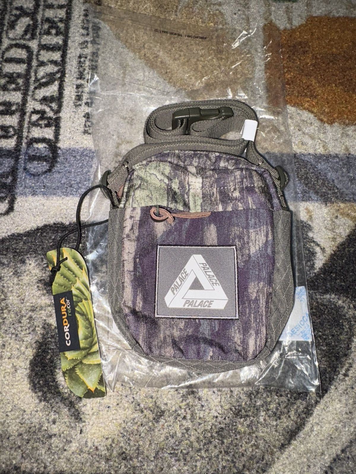アクセサリー PALACE Cordura Y-Rip Despatch Palace Cordura Y-Rip Despatch Black Men's - SS24 - US