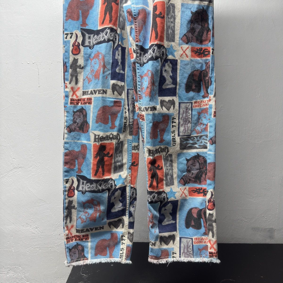 Heaven by Marc Jacobs Heaven Stencil Jeans Size US 30 / EU 46 - 11 Thumbnail