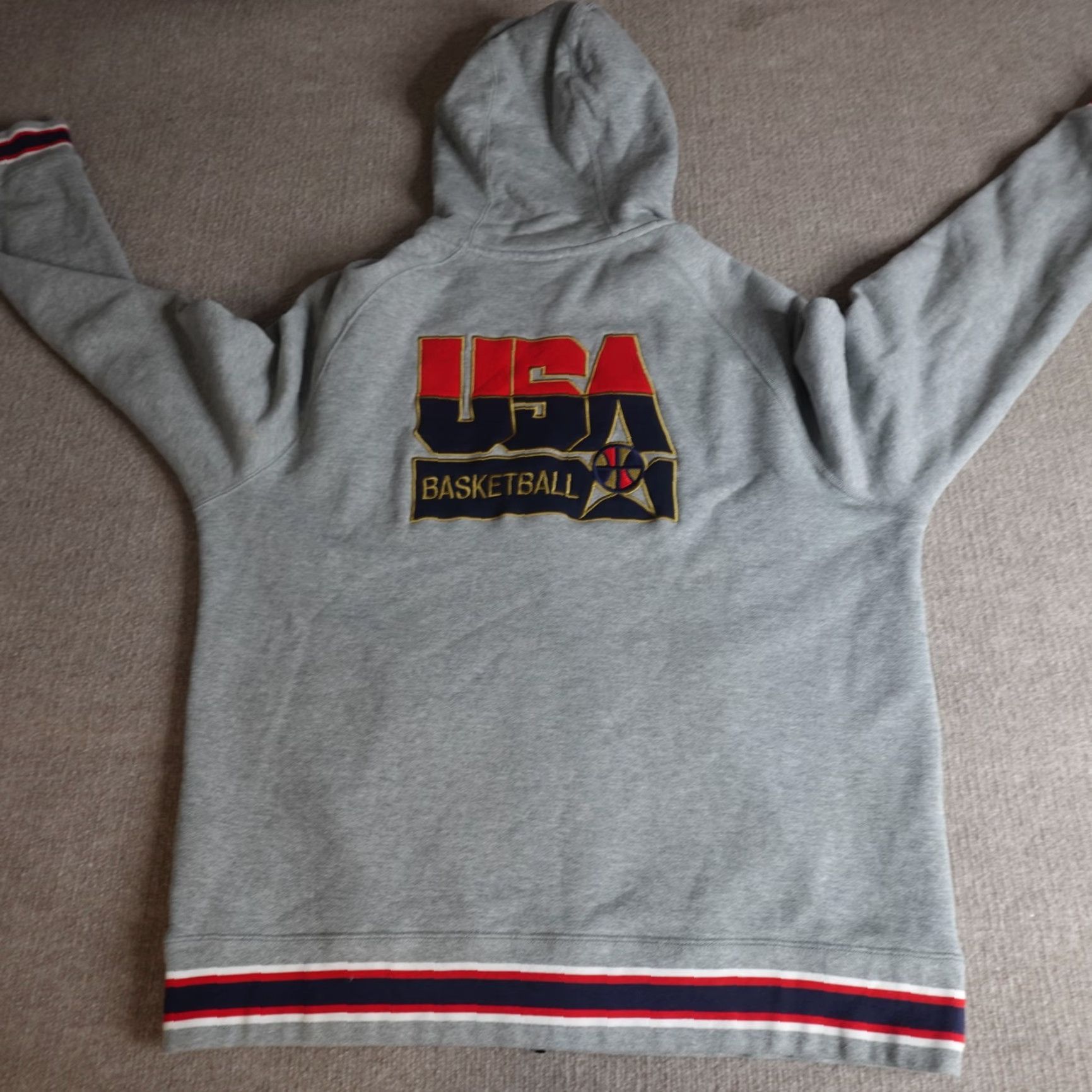 Nike VINTAGE Nike Mens Hoodie L Gray Embroidered USA Dream Team Full Zip Party 612865-063 Mens Size US L / EU 52-54 / 3 - 6 Thumbnail