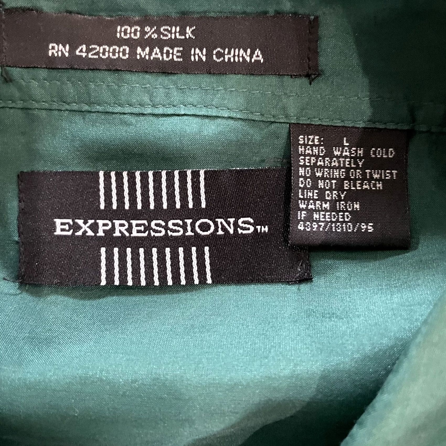 Vintage Expressions 100% silk green button-up mens L Shirt Men Green Silk Short Sleeve Button-Up Size US L / EU 52-54 / 3 - 2 Thumbnail
