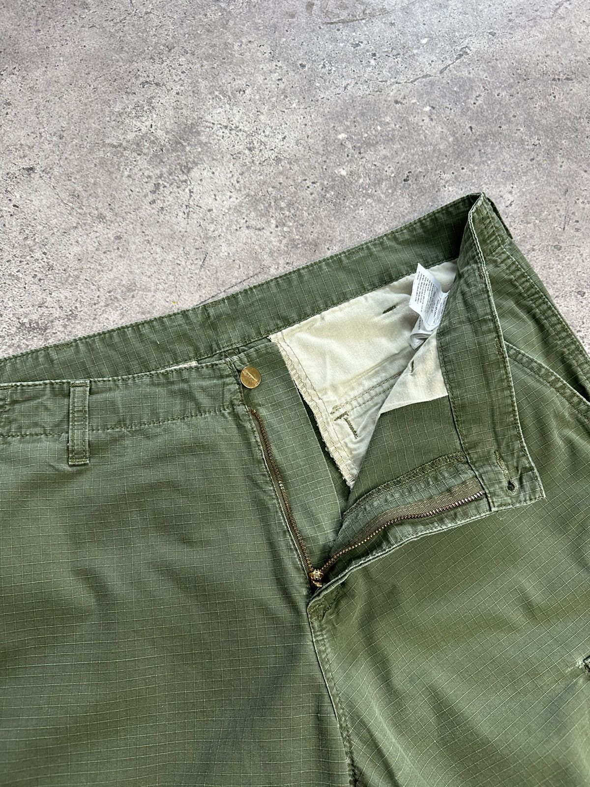 Carhartt × Vintage Vintage Carhartt Cargo Distressed Pants Faded Khaki Y2K Size US 34 / EU 50 - 7 Thumbnail
