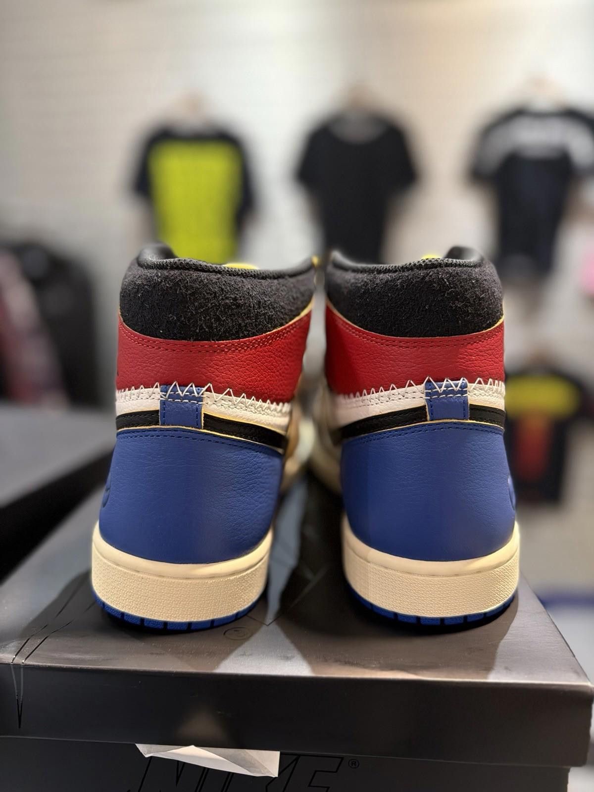 Jordan Brand Air Jordan 1 x Union x Fragment Black and Varsity Red 11 Size US 11 / EU 44 - 7 Thumbnail