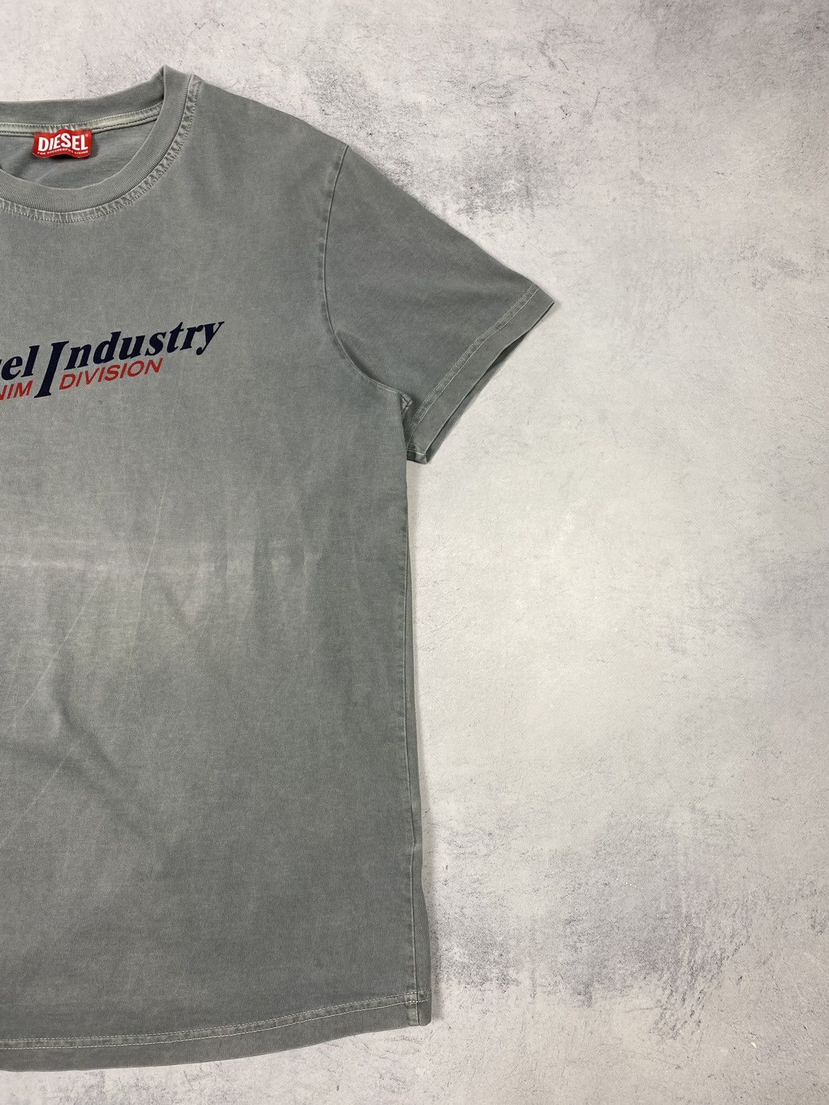Diesel Diesel Industry Faded Gray Big Logo Avant-garde T Shirt Size US L / EU 52-54 / 3 - 4 Thumbnail