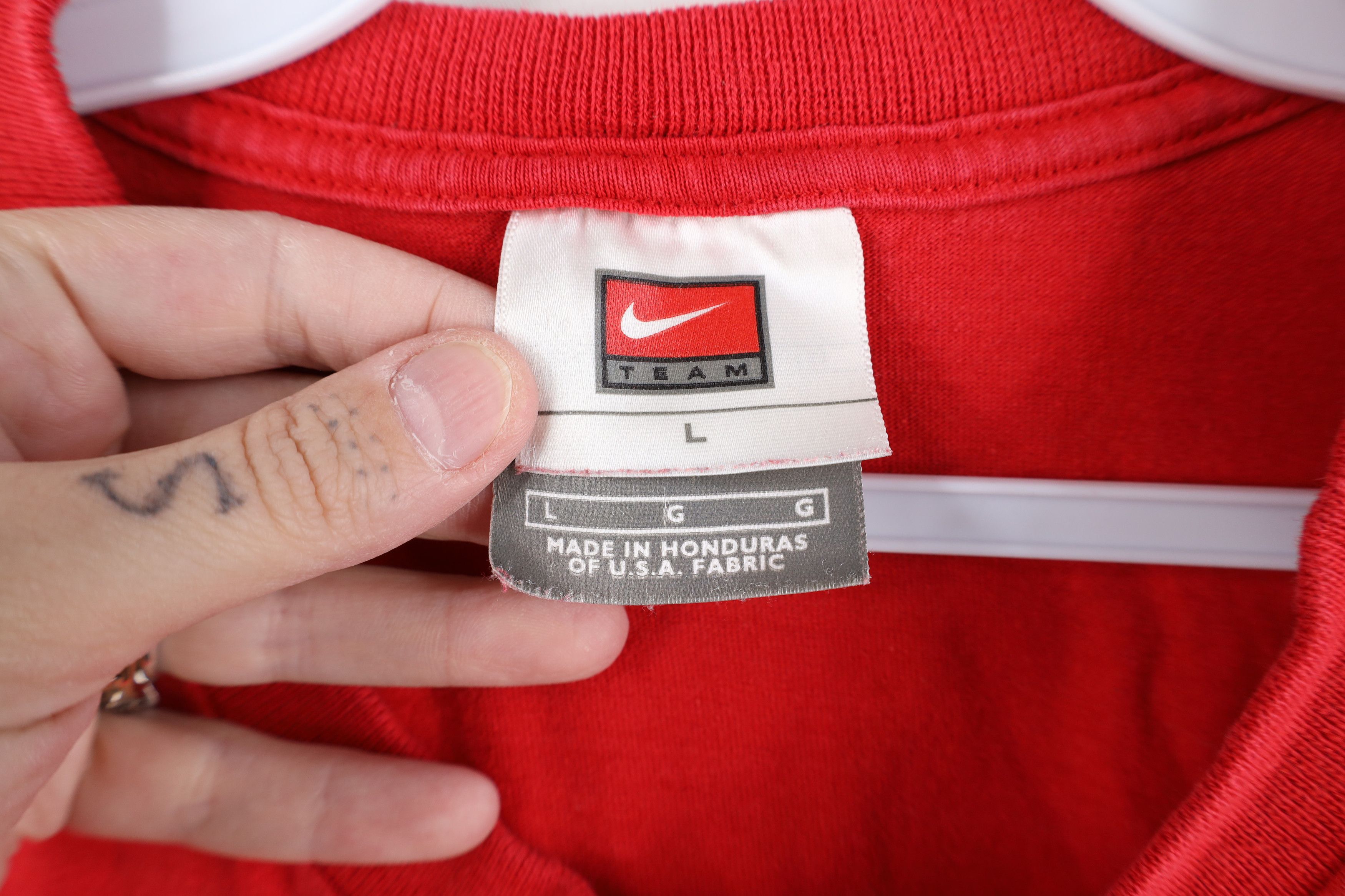 Nike Vintage Nike Swoosh Ohio State University Football T-Shirt Size US L / EU 52-54 / 3 - 8 Thumbnail