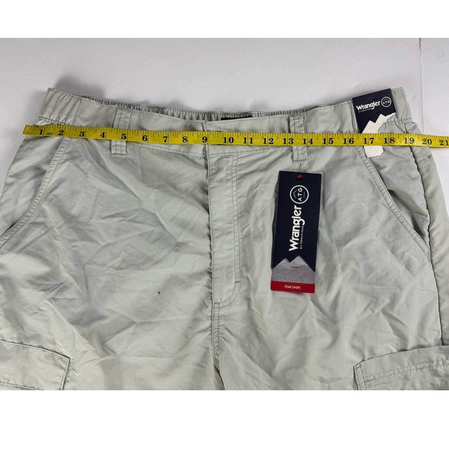 Wrangler Wrangler ATG Peak Light Gray Nylon Shorts - Size 38 Size US 38 / EU 54 - 4 Thumbnail