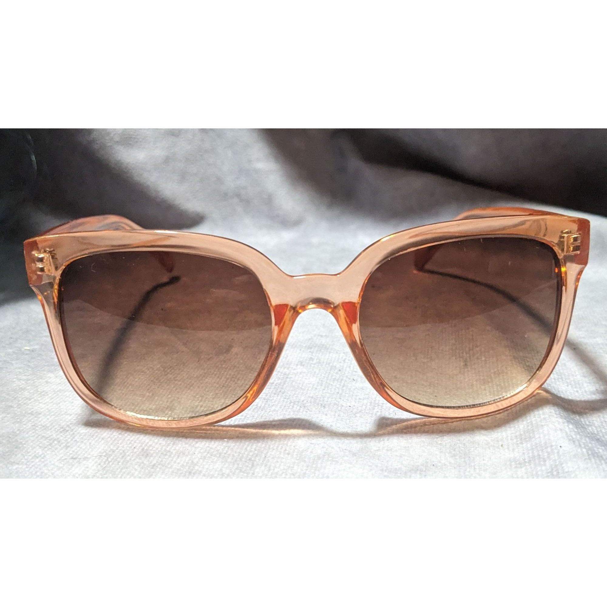 Other Chunky Retro Translucent Peach Sunglasses Size ONE SIZE - 1 Thumbnail
