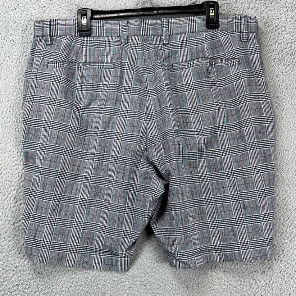 Banana Republic Banana Republic Shorts Mens 38 Gray Aiden Club Men Size Plaid Red White Size US 38 / EU 54 - 2 Thumbnail