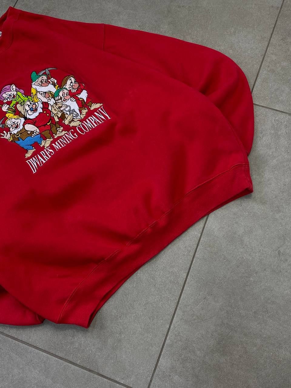 Mickey Inc Vintage Mickey Inc. Disney Dwarfs Mining Company Sweatshirt Size US L / EU 52-54 / 3 - 5 Thumbnail