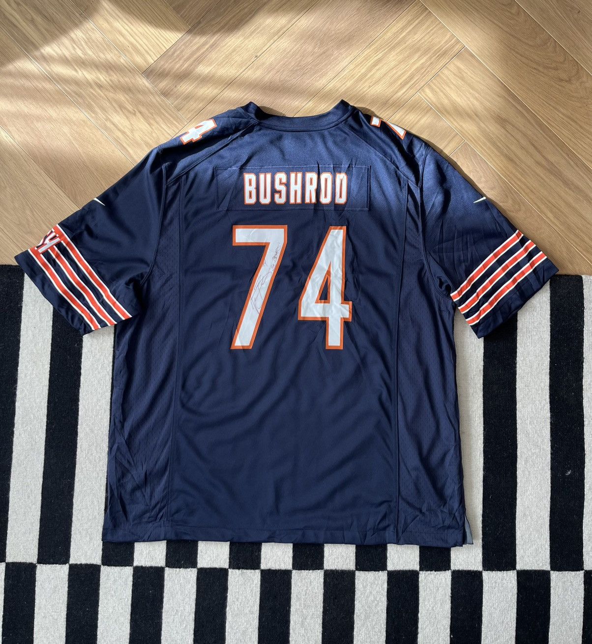 NFL Autographed Nike Chicago Bears Jermon Bushrod XXL NFL jersey Size US XXL / EU 58 / 5 - 9 Thumbnail