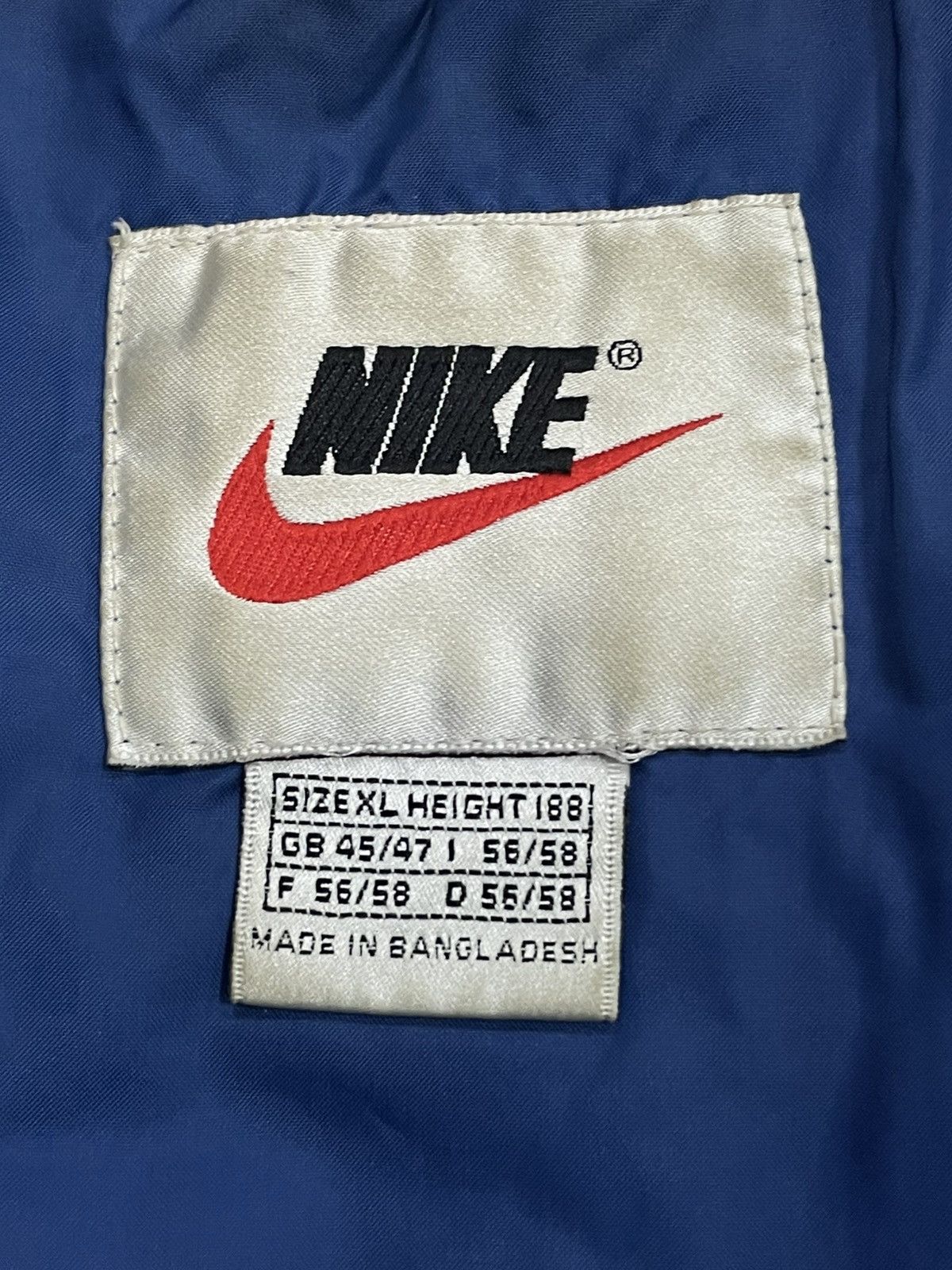 Nike Vintage Nike Big Logo Boxy Insulated Jacket Size US XL / EU 56 / 4 - 9 Thumbnail