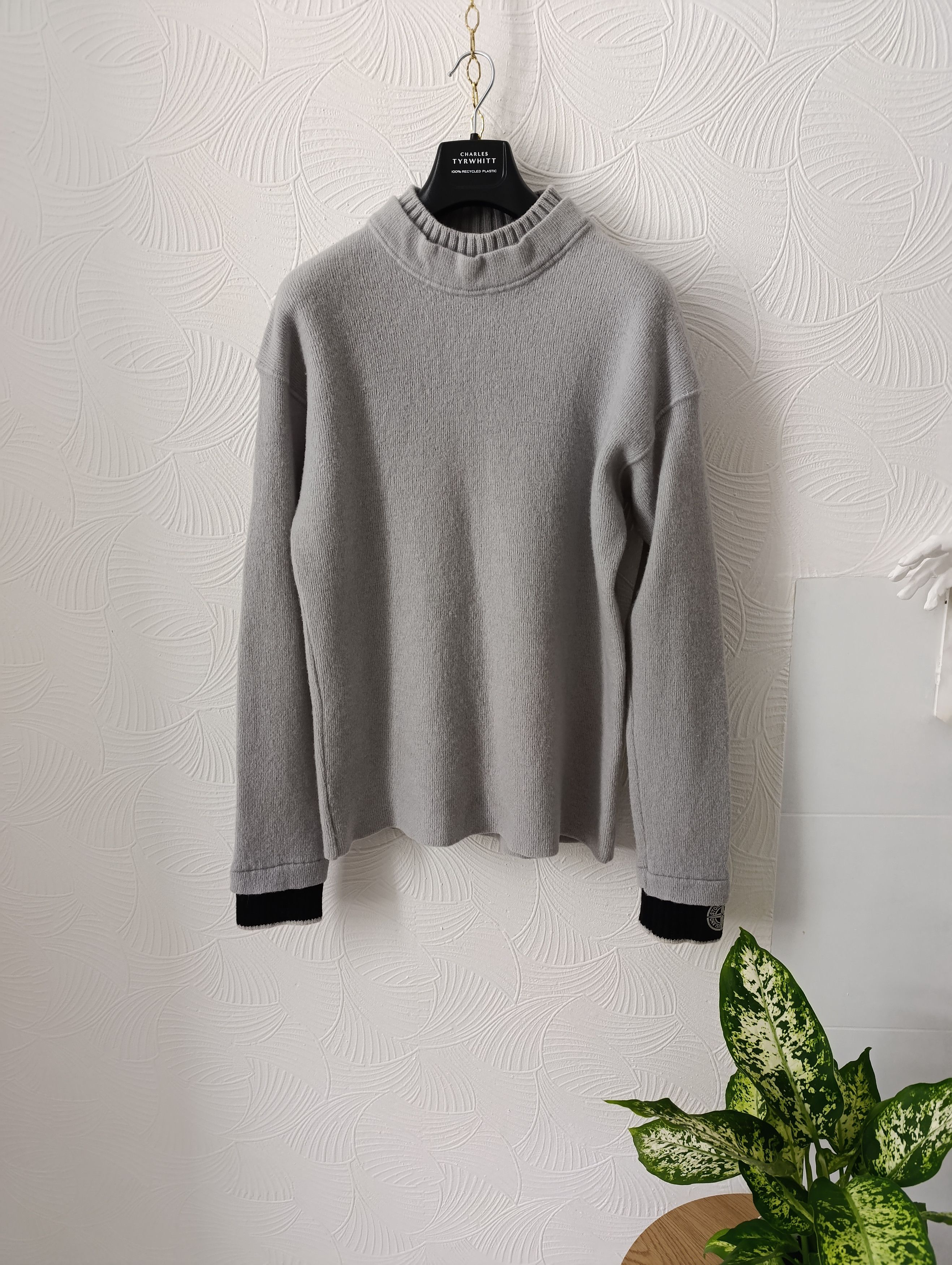 Stone Island STONE ISLAND PATCH BLACK-CUFF HIGH-NECK VINTAGE SWEATER Size US XL / EU 56 / 4 - 4 Thumbnail