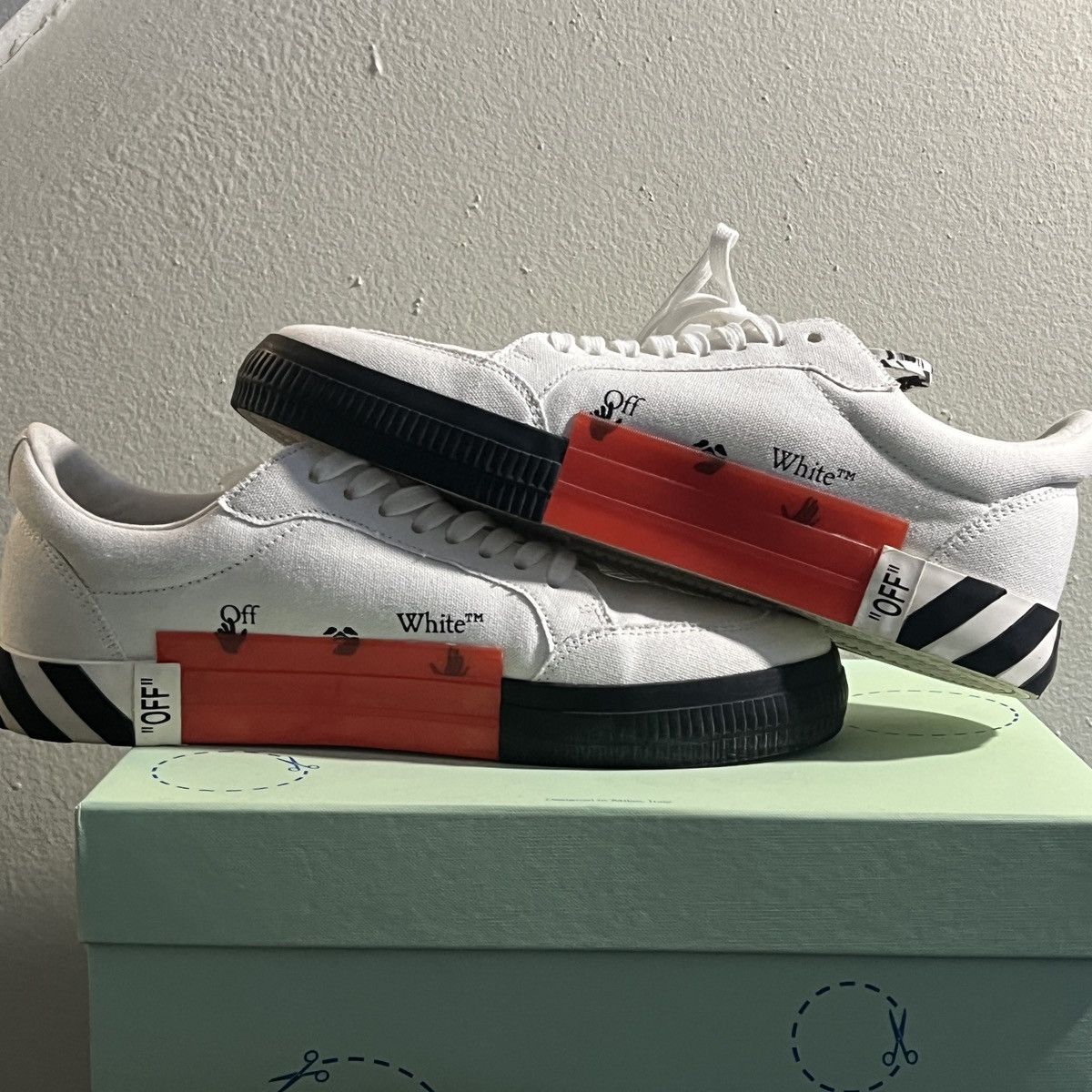 Off-White OFF-WHITE Vulcanized Low Size US 12 / EU 45 - 2 Thumbnail