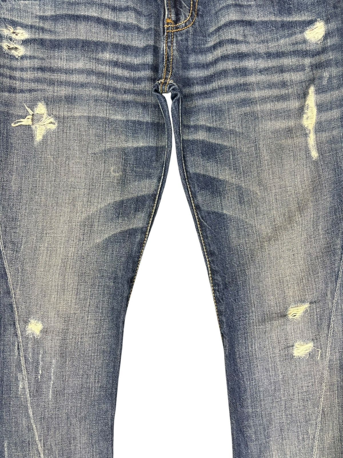 Burberry Vintage Burberry Blue Label Buckle Back Distressed Jeans Size 31" - 5 Thumbnail