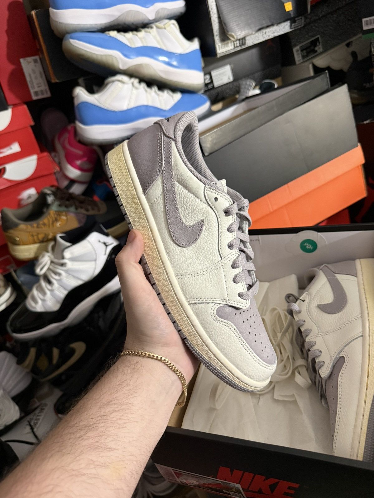 Jordan Brand Jordan retro 1 low atmosphere sz 9 Size US 9 / EU 42 - 1 Thumbnail
