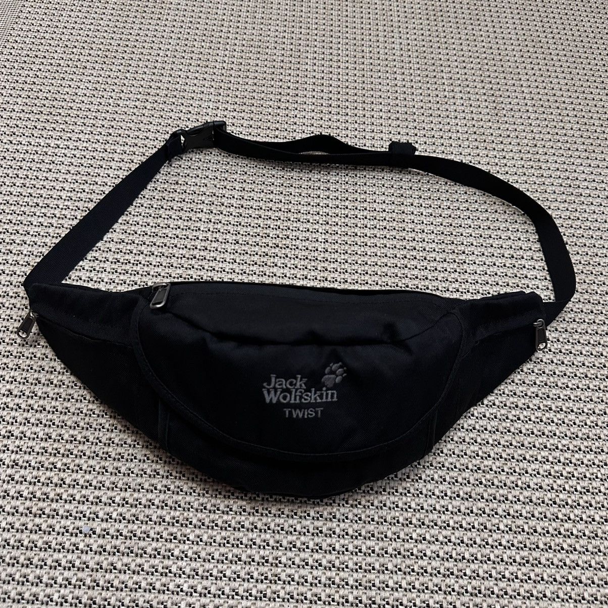 Jack Wolfskins x Outdoor Life Jack Wolfskin Twist Vintage Outdoor Mini Bag in Black, Men's
