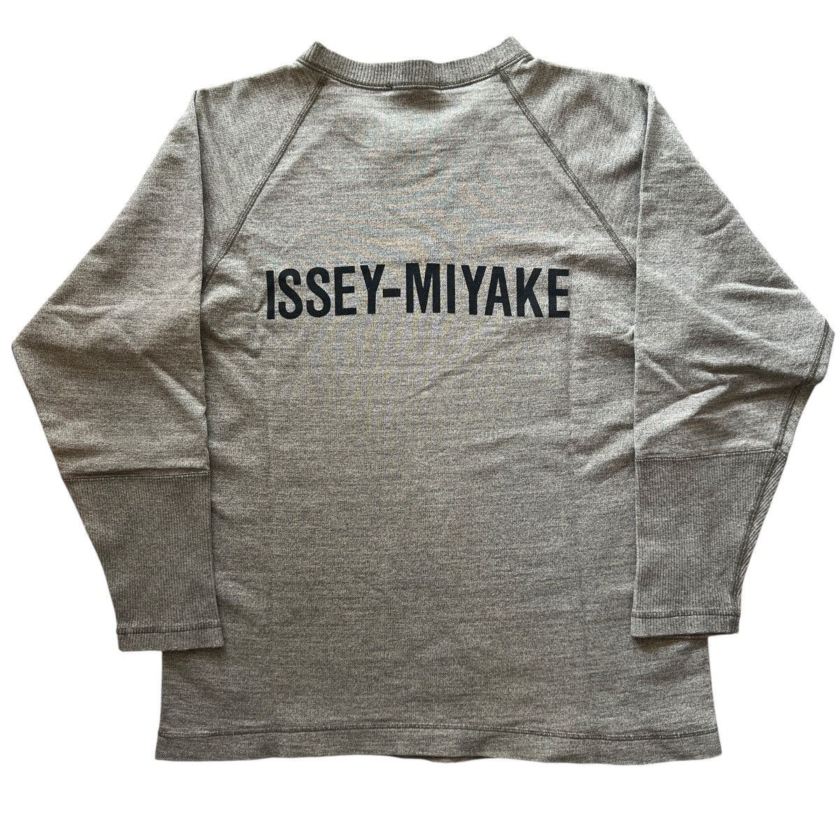 Issey Miyake Vintage 90s ISSEY MIYAKE Back Logo Sweatshirt Size US M / EU 48-50 / 2 - 1 Thumbnail