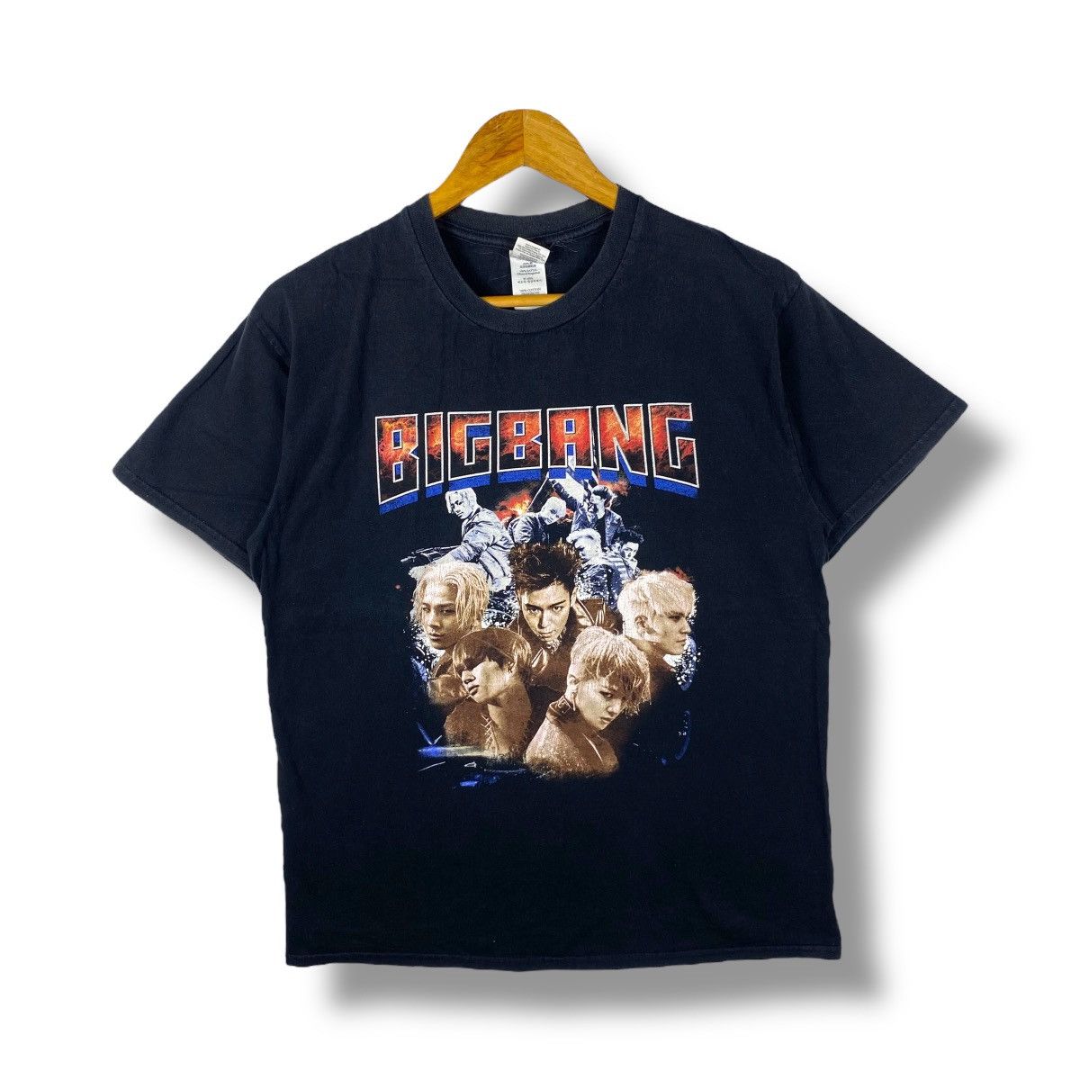 Rap Tees Korean Idols Group BIGBANG Graphic Faded Tee Shirt Size US XL / EU 56 / 4 - 1 Thumbnail