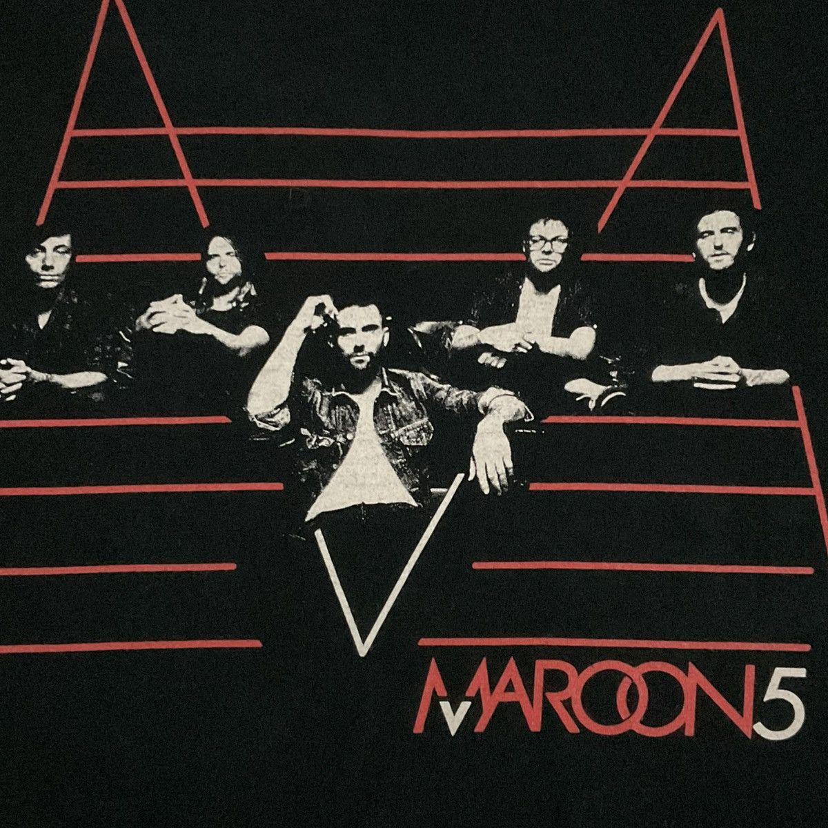 Band Tees Maroon 5 Tour 2011 Size US XL / EU 56 / 4 - 5 Thumbnail