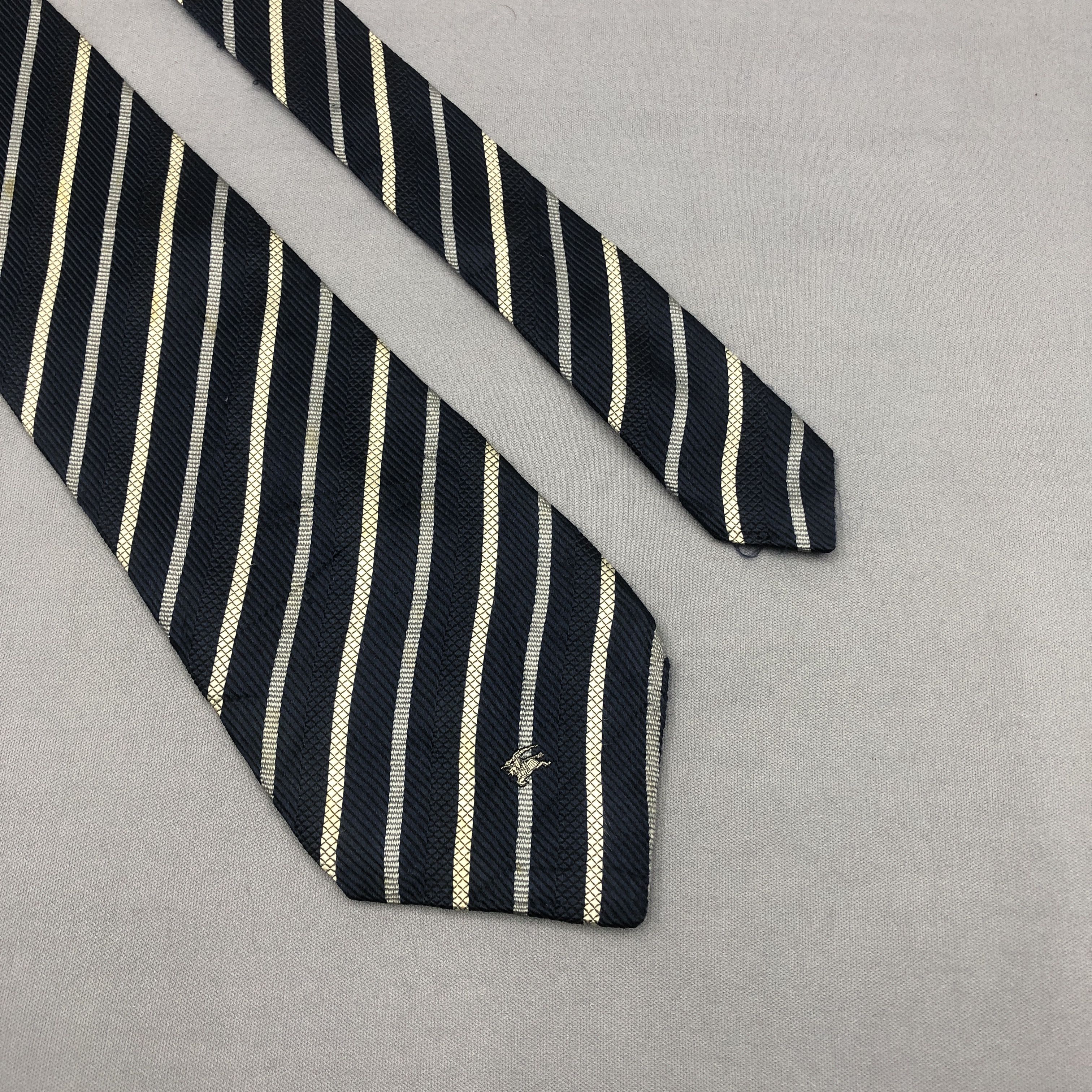 Burberry Vintage Burberry SILK Necktie Cravate Pure Silk Neck Tie Size ONE SIZE - 1 Thumbnail