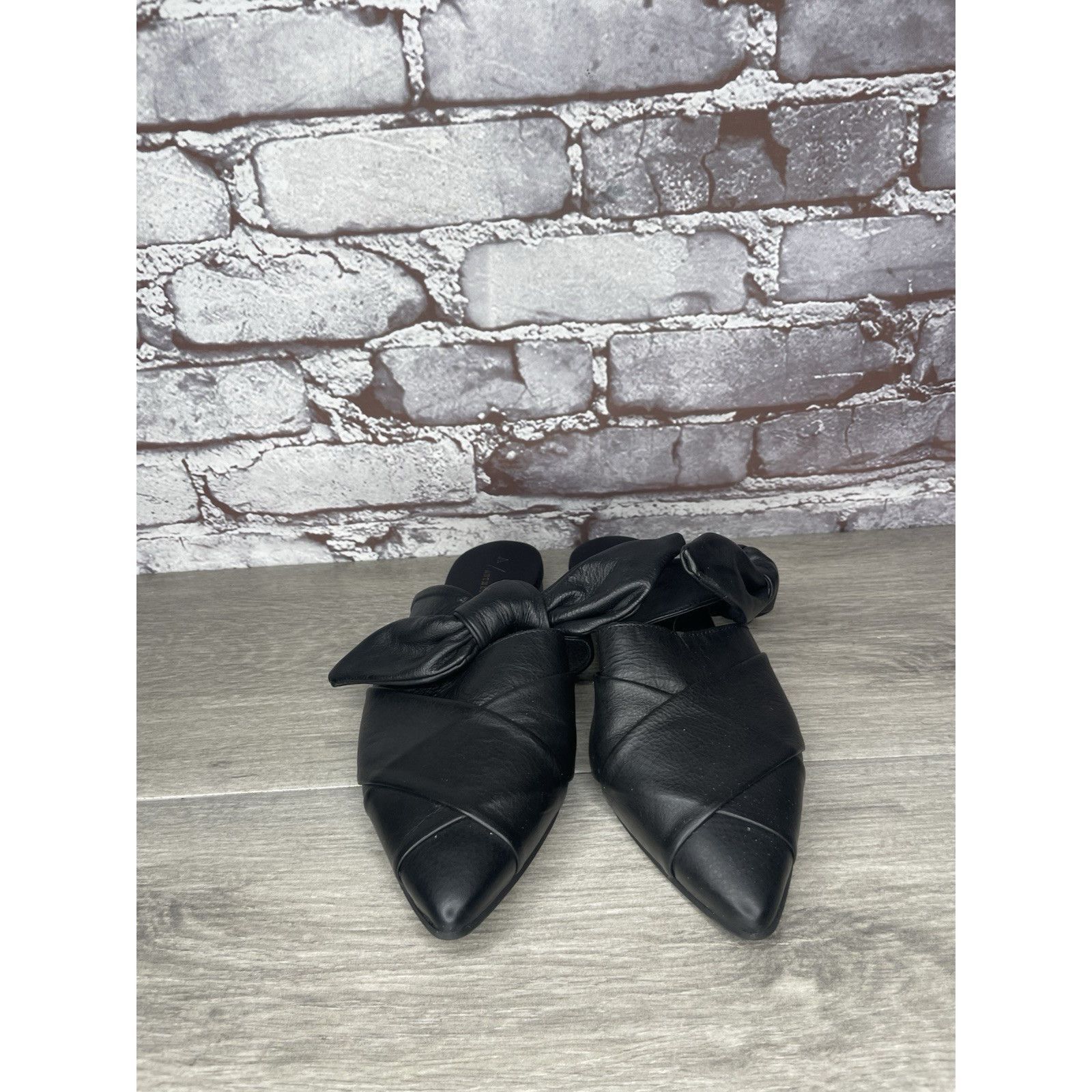 Anthropologie Anthropologie Black Leather Bow Pointed Toe Mules Flats Wome Size US 7.5 / IT 37.5 - 6 Thumbnail
