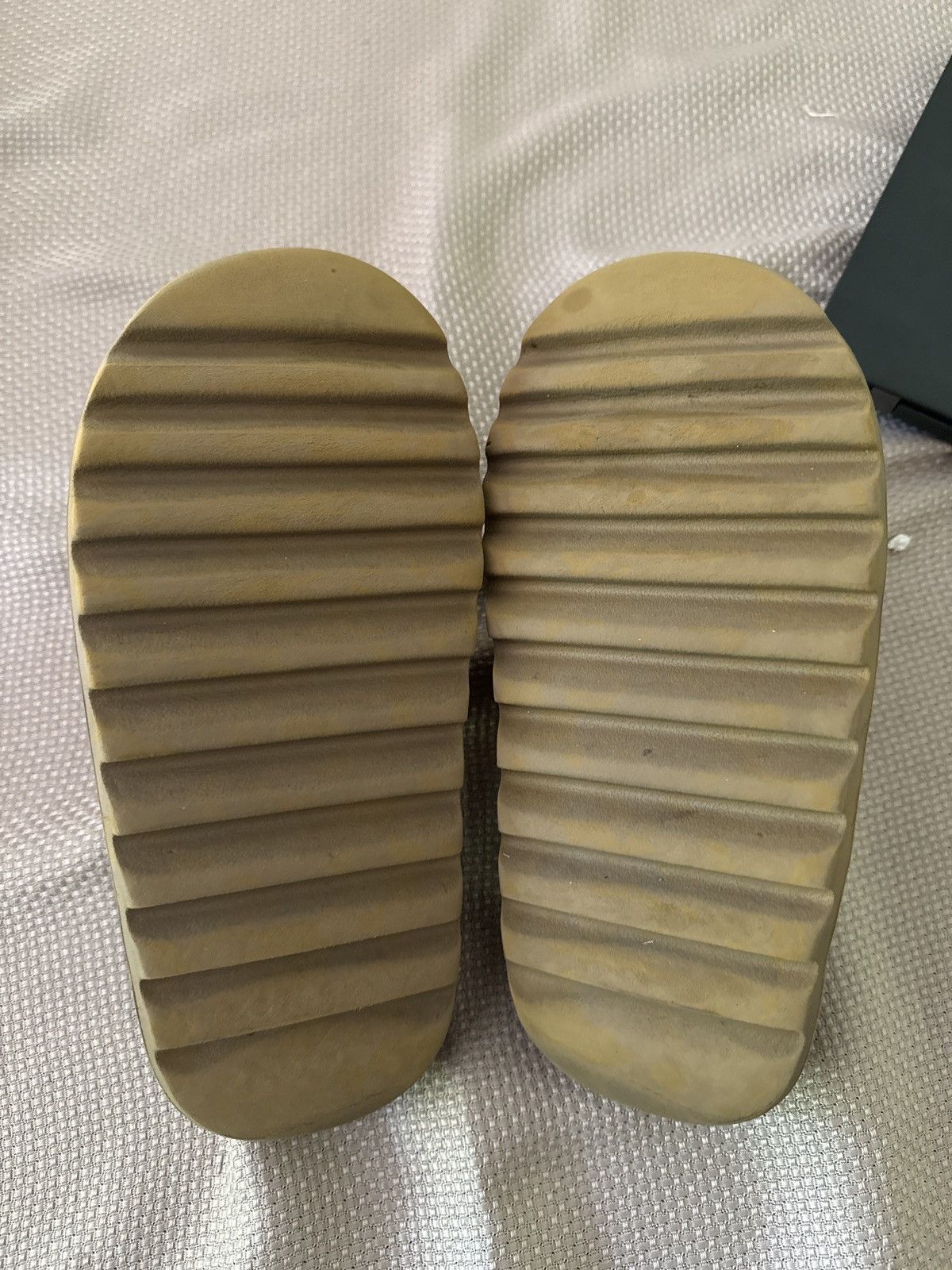 Yeezy Yeezy Slide “Ochre” Size US 9 / EU 42 - 5 Thumbnail