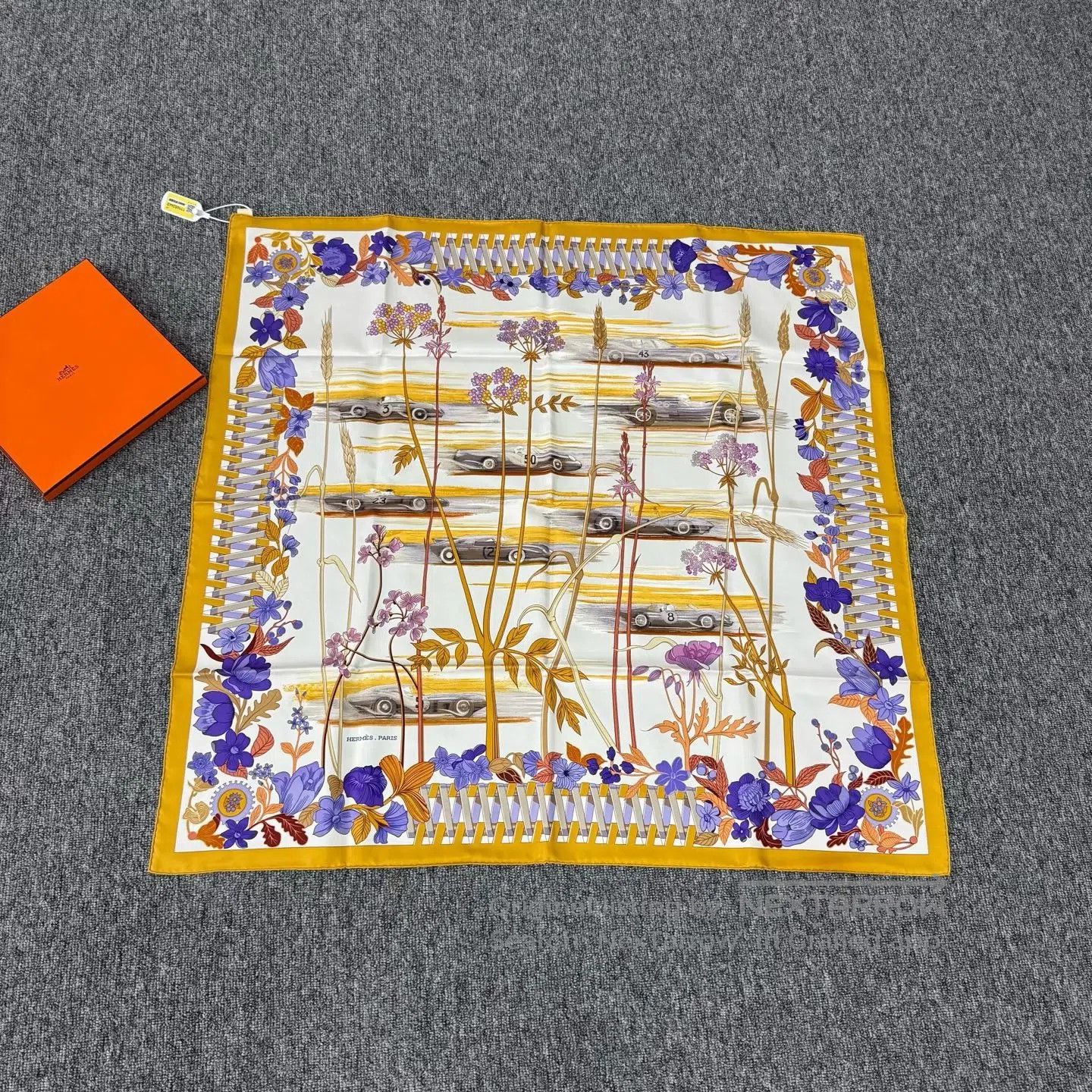 Hermes Hermes A car weaving through the sea of flowers; a scarf.| Size ONE SIZE - 1 Thumbnail