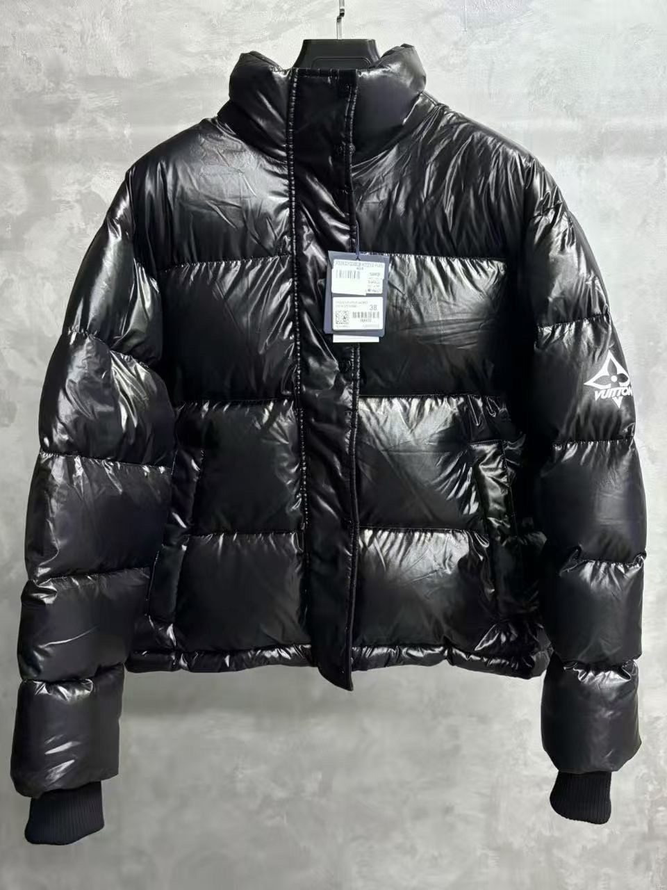 Louis Vuitton Louis Vuitton Logo Puffer Jacket Size 38 Size XS / US 0-2 / IT 36-38 - 1 Thumbnail