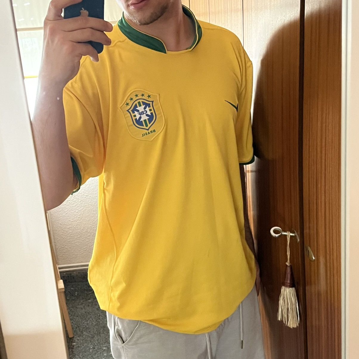 Nike Vintage Nike Brazil 2006 Football Jersey Ronaldo Era Shirt Size US XL / EU 56 / 4 - 5 Thumbnail