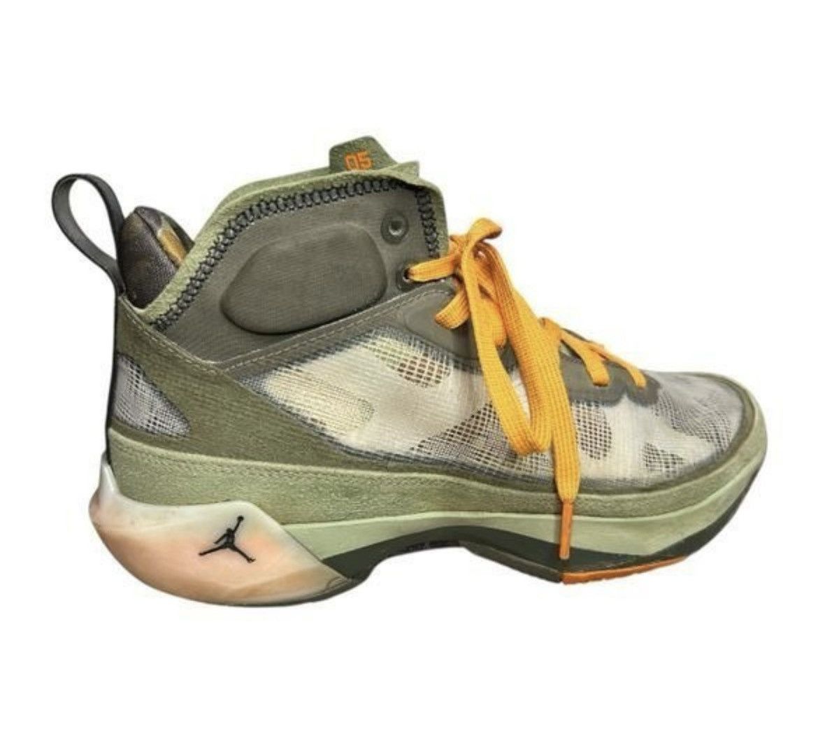 Jordan Brand × Undefeated Nike Undefeated Jordan Men’s 8 Shoes 37 SP Flight Jacket Size US 8 / EU 41 - 5 Thumbnail
