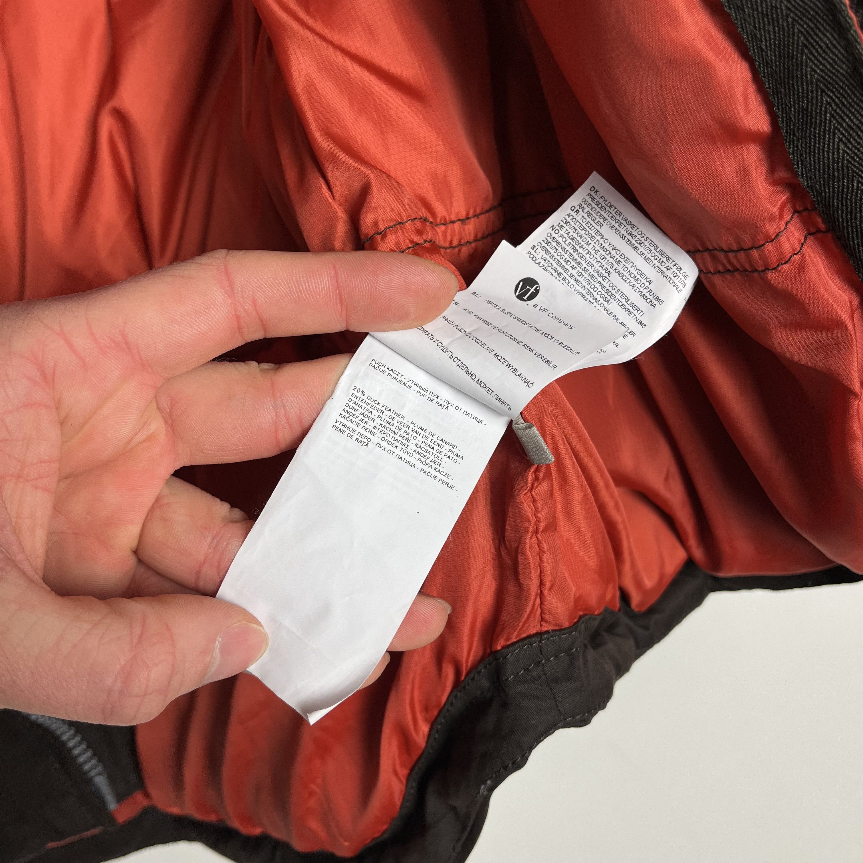 Napapijri Vintage Napapijri Brown Full Zip Down Gilet Jacket Size US M / EU 48-50 / 2 - 12 Thumbnail