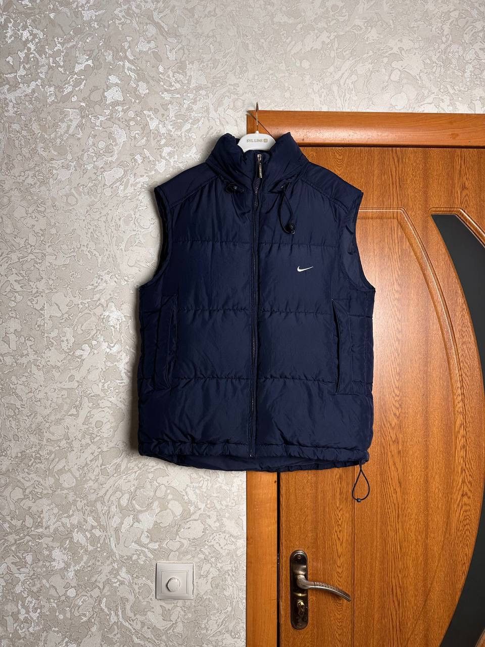Nike Vintage Nike 2000s Navy Down Puffer Vest with Packable Hood Size US S / EU 44-46 / 1 - 1 Thumbnail