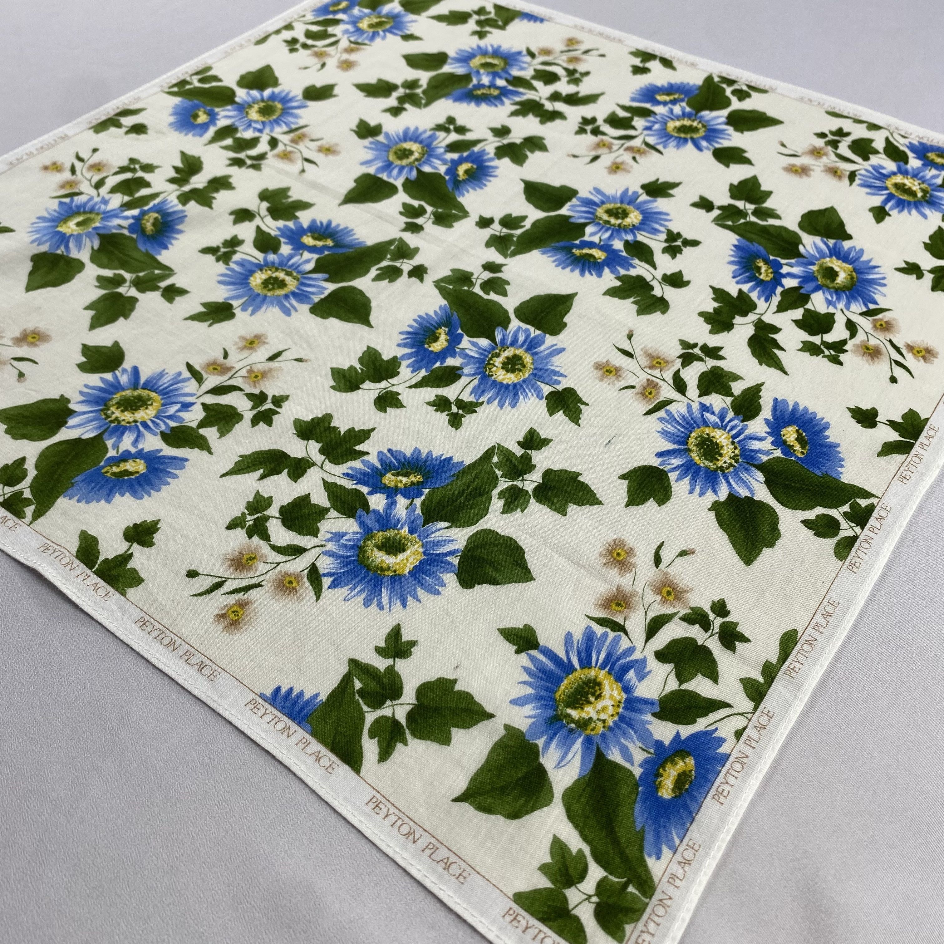 Vintage Peyton Place Handkerchief / Neckerchief / Bandana-P1552 Size ONE SIZE - 2 Thumbnail