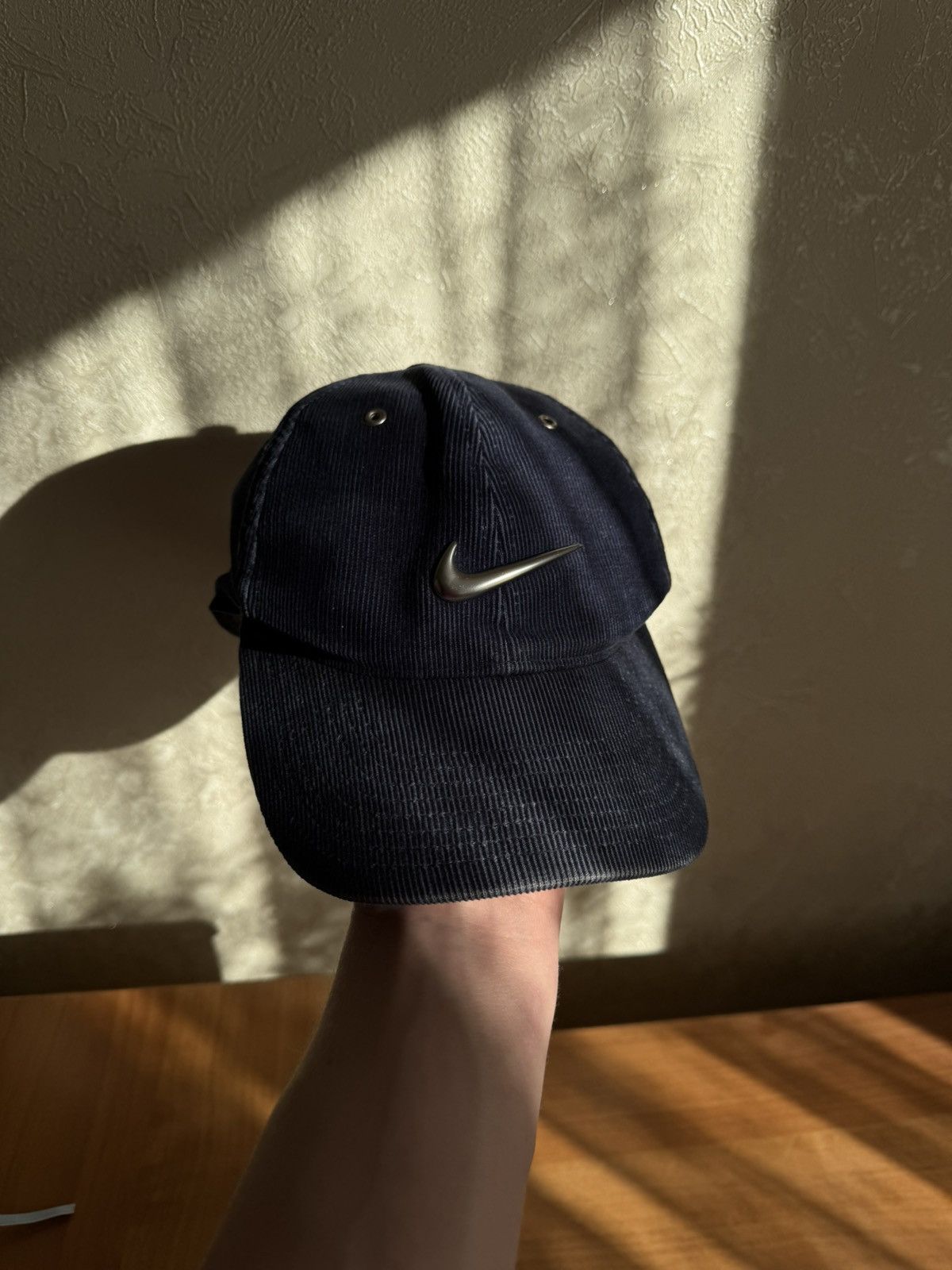 Nike Vintage Nike Corduroy Metal Swoosh Cap Navy/Green Underbrim Size ONE SIZE - 1 Thumbnail