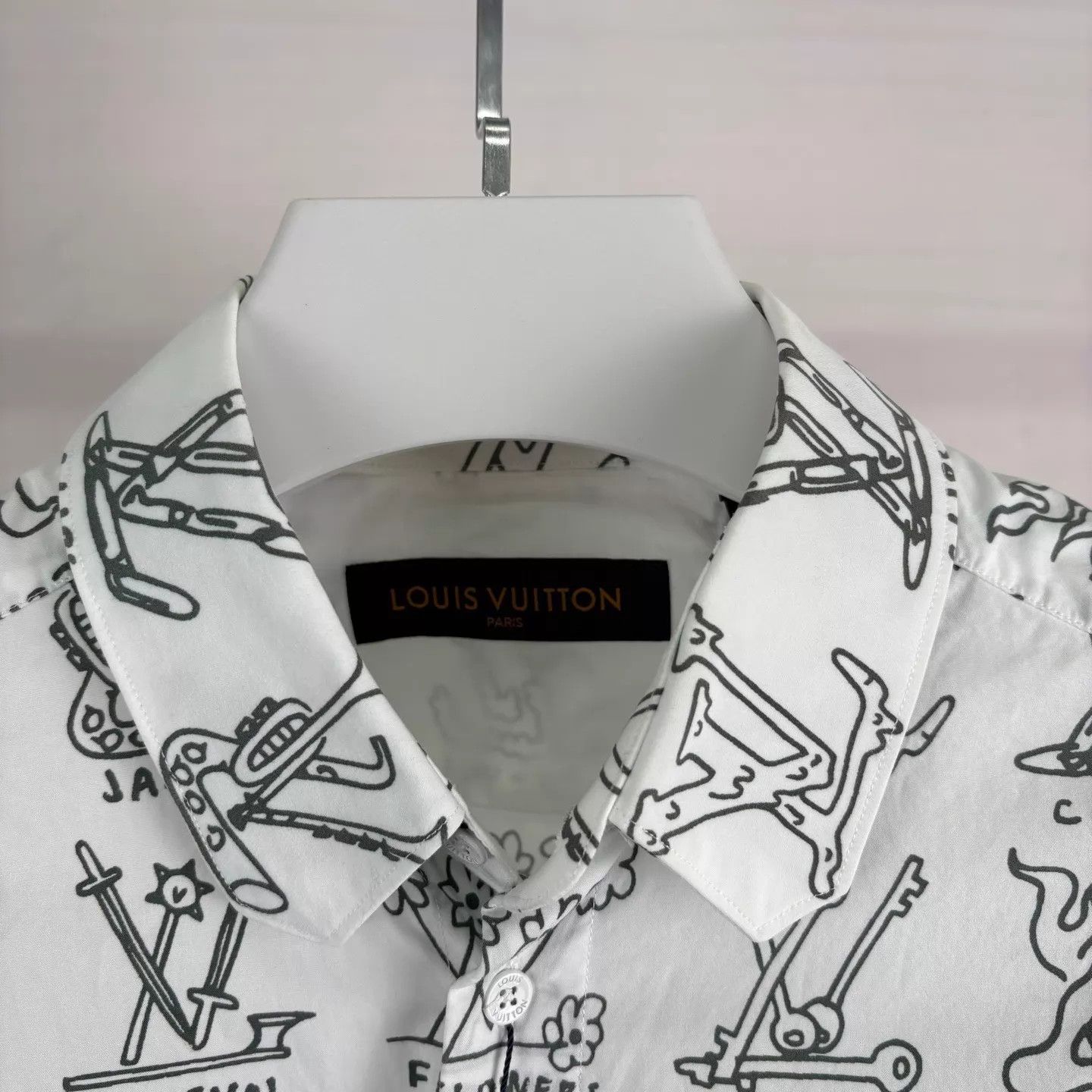 Louis Vuitton LV White V Sign Allover Logo Longsleeve Shirt L New Size US L / EU 52-54 / 3 - 3 Thumbnail