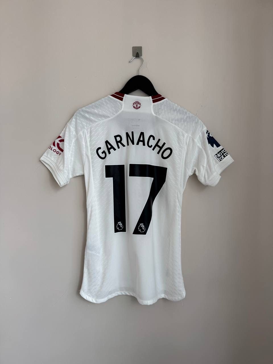 Adidas Adidas Manchester United football shirt Jersey #17 Garnacho Size US S / EU 44-46 / 1 - 1 Thumbnail