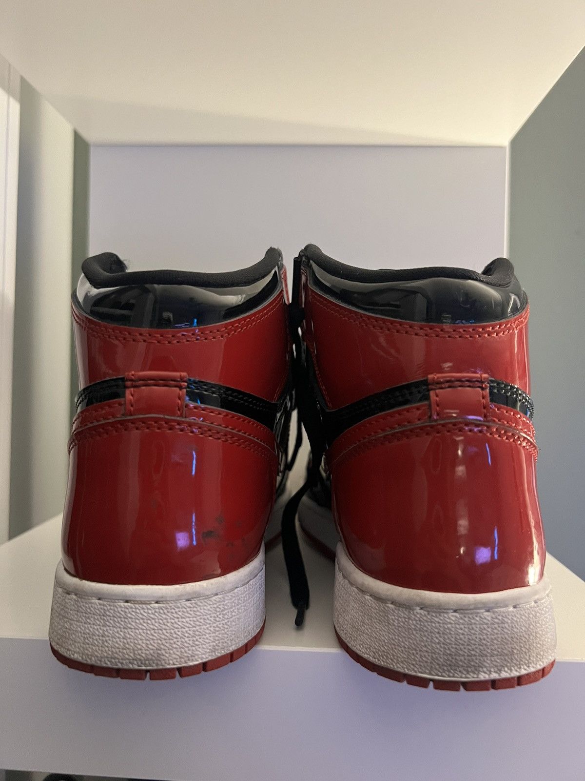 Jordan Brand Jordan 1 Retro High OG Patent Bred Size US 6 / EU 39 - 2 Thumbnail