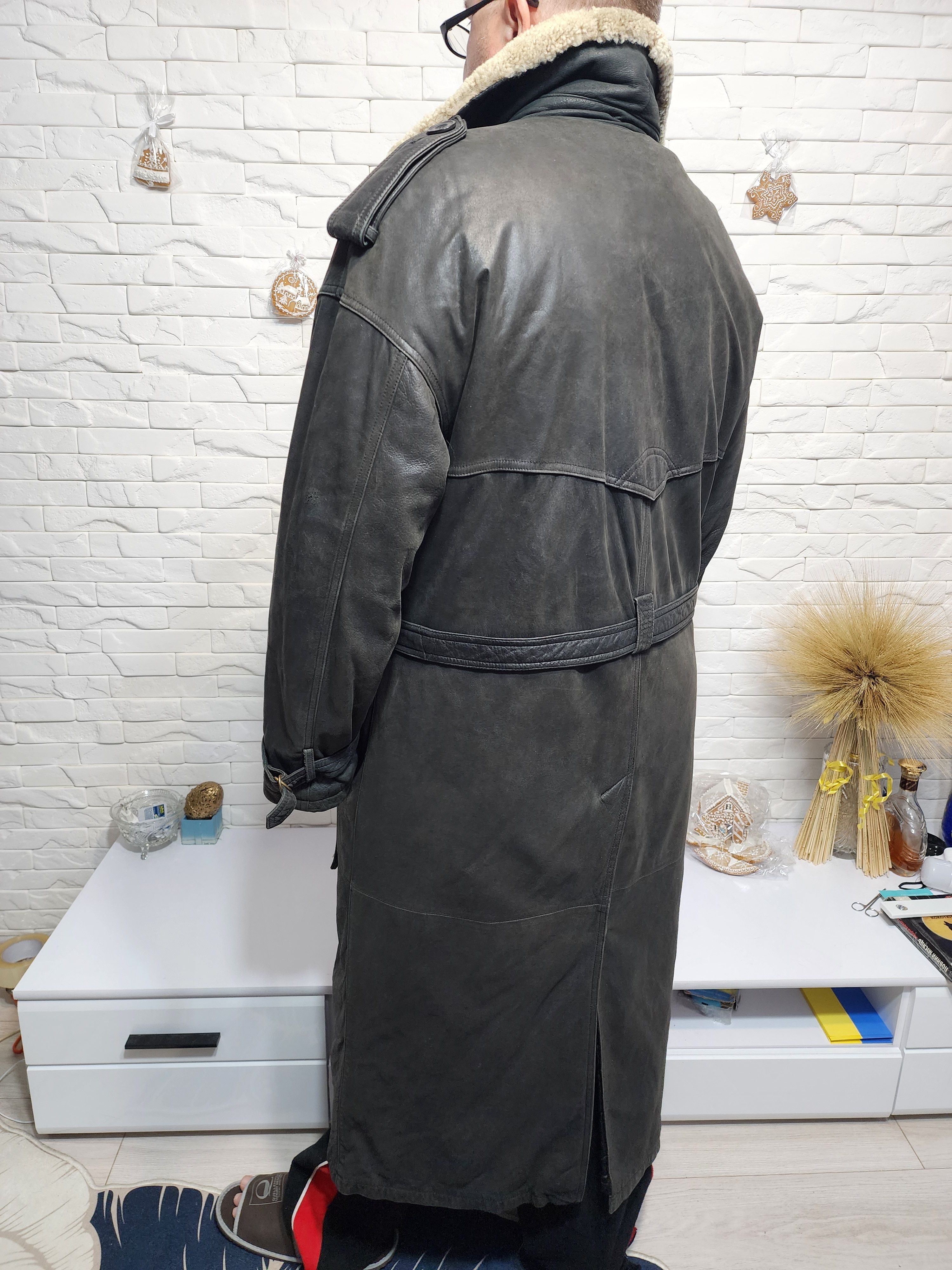 Uniqlo Men's Brown Leather Cardigan: Button Front Coat Size US L / EU 52-54 / 3 - 5 Thumbnail