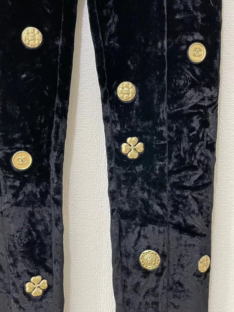 Chanel Chanel Black gold coin velvet leggings Size 42" / US 20 - 3 Thumbnail