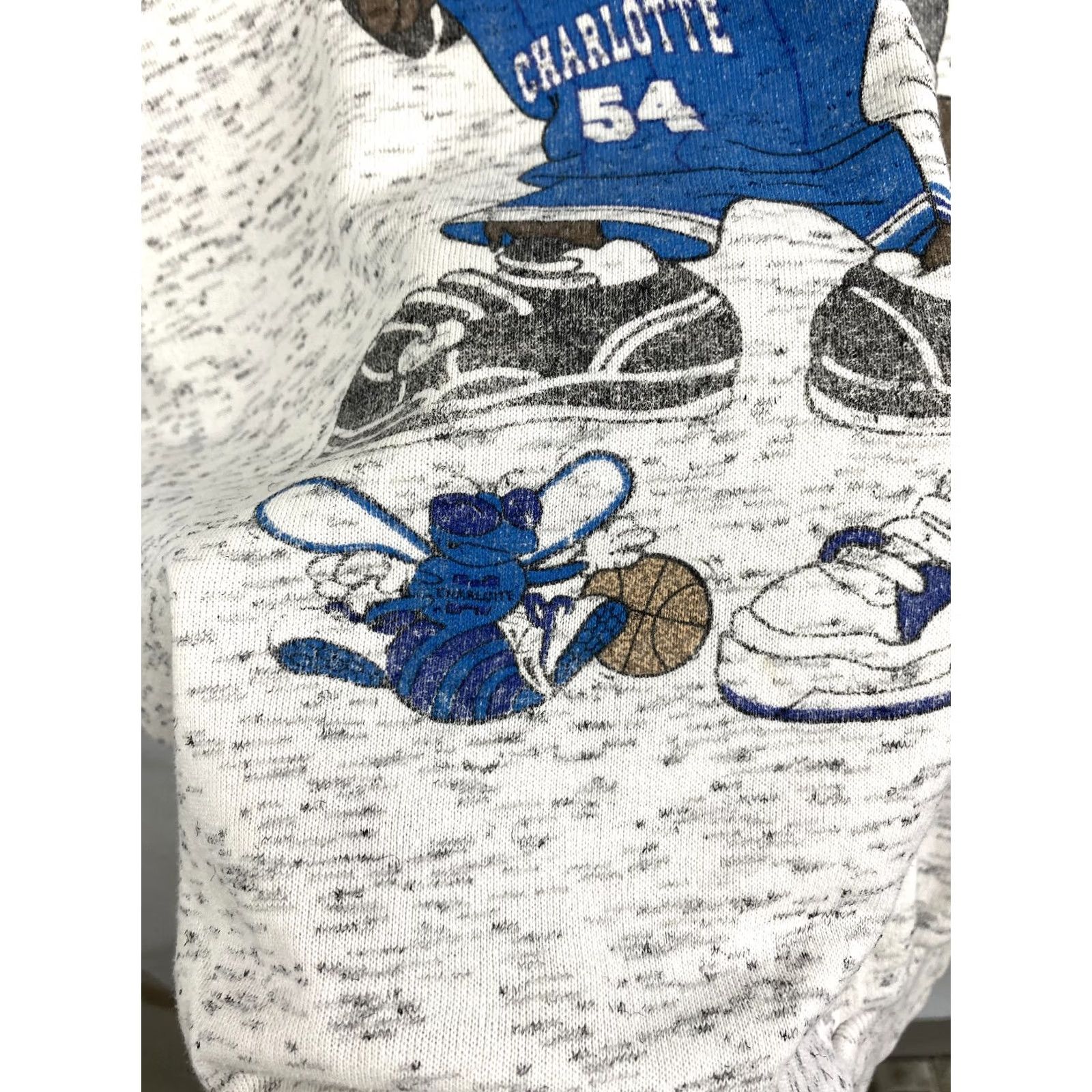 Gildan VINTAGE Charlotte Hornets NBA Looney Tunes Sweatshirt XL Gray Mens Pullover 90s Retro Cartoon Hoodie? Size US XL / EU 56 / 4 - 5 Thumbnail