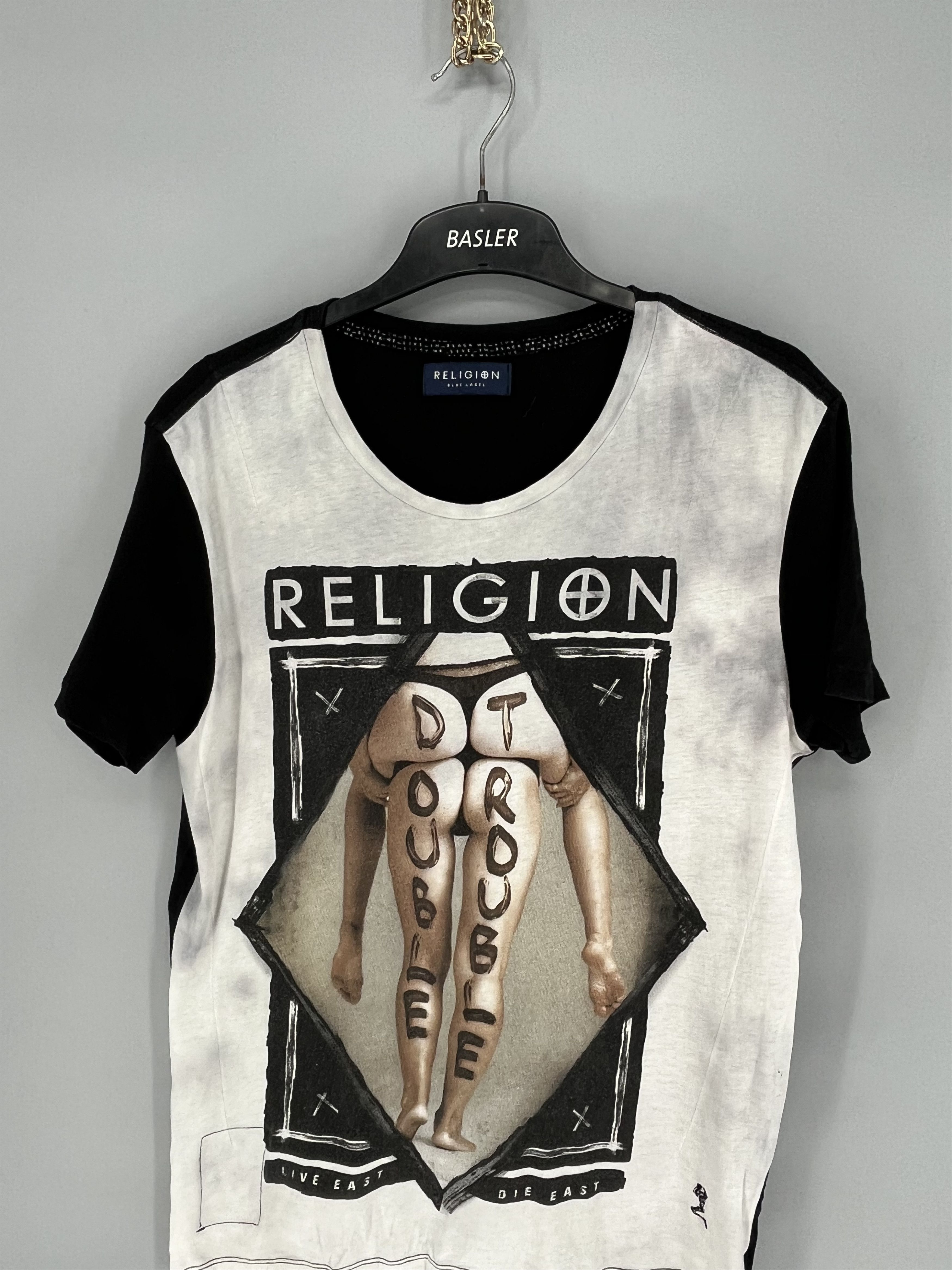 Reserved Vintage Y2k Religion Sexy girl skull Rap Style T-shirt Size US M / EU 48-50 / 2 - 3 Thumbnail